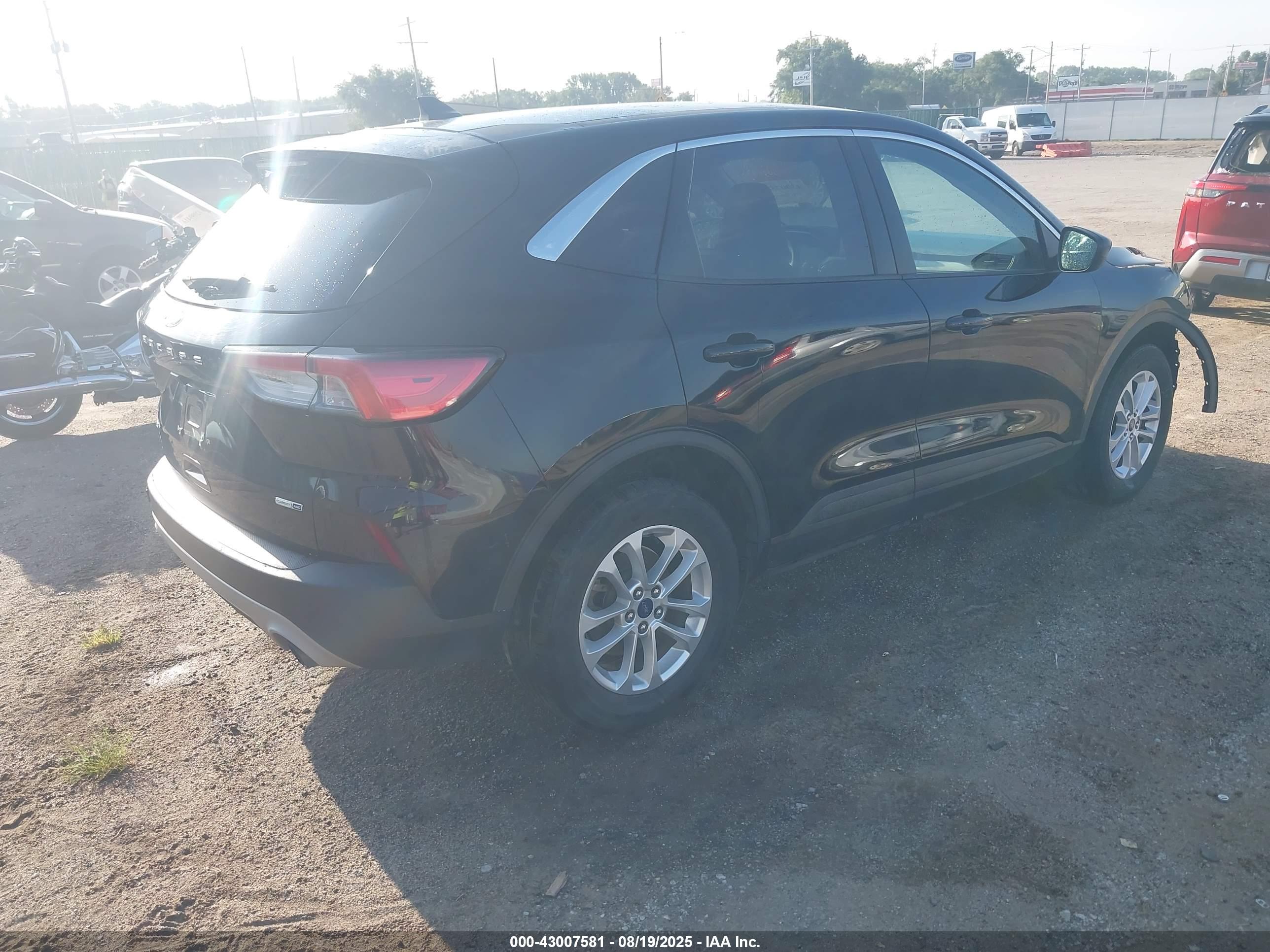 FORD ESCAPE image 4