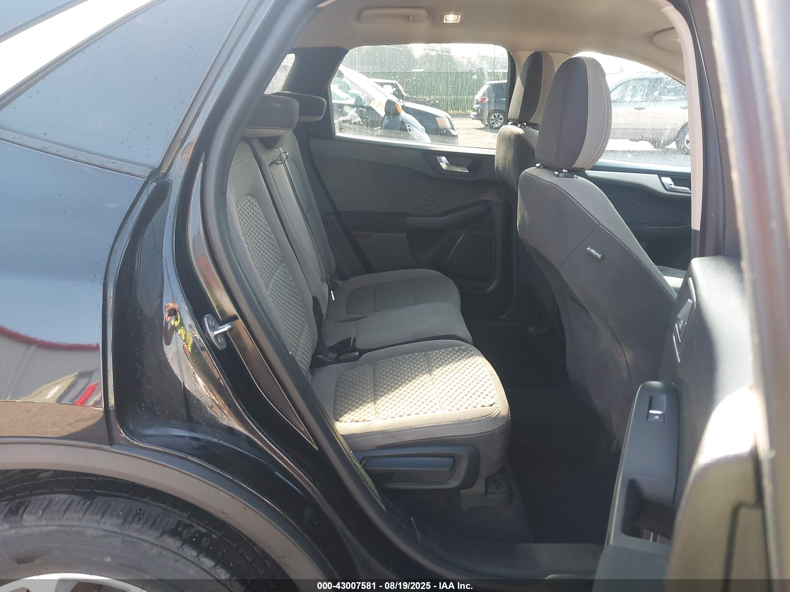 FORD ESCAPE image 8