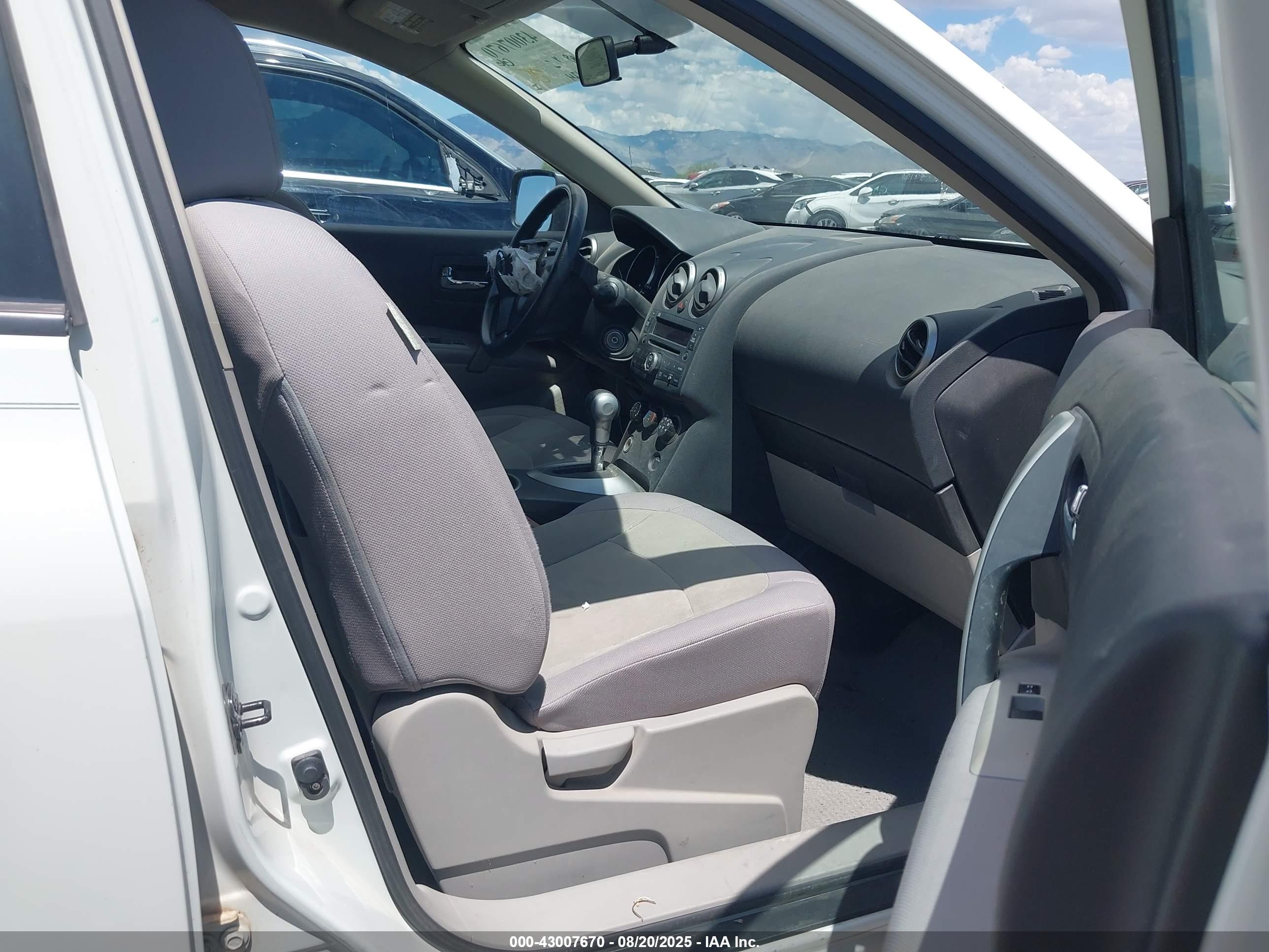 NISSAN ROGUE image 5