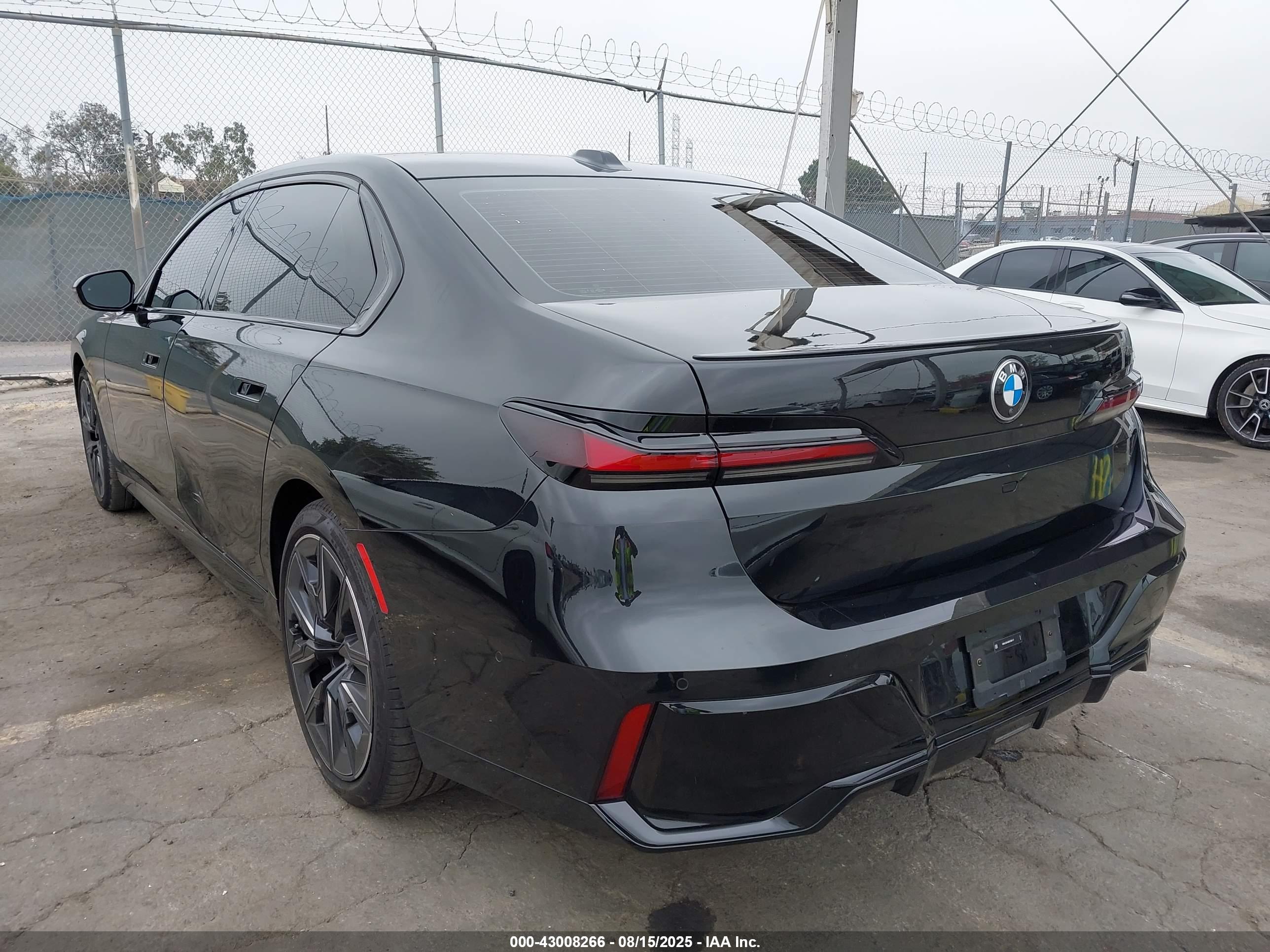 BMW 740 image 3