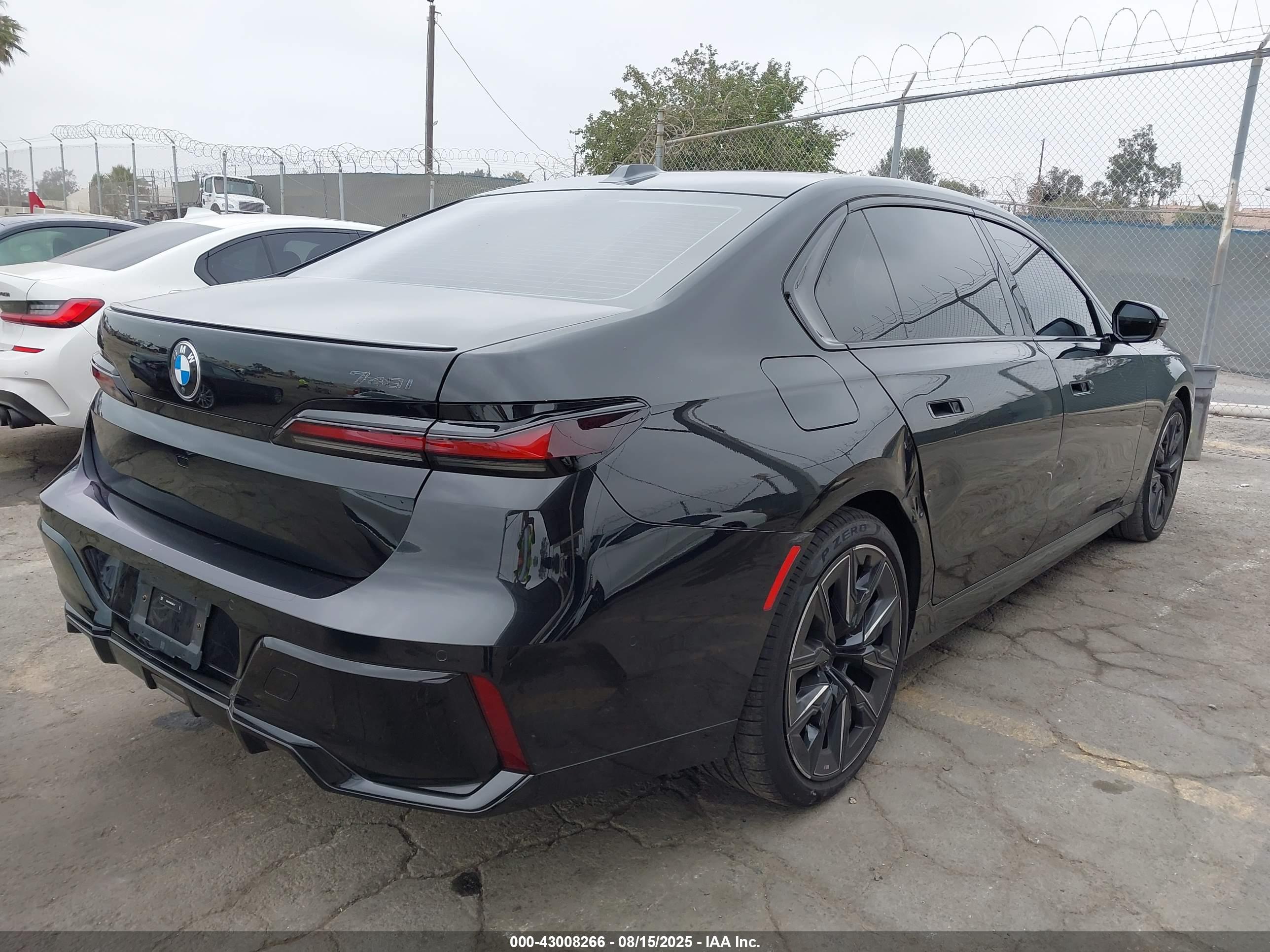 BMW 740 image 4