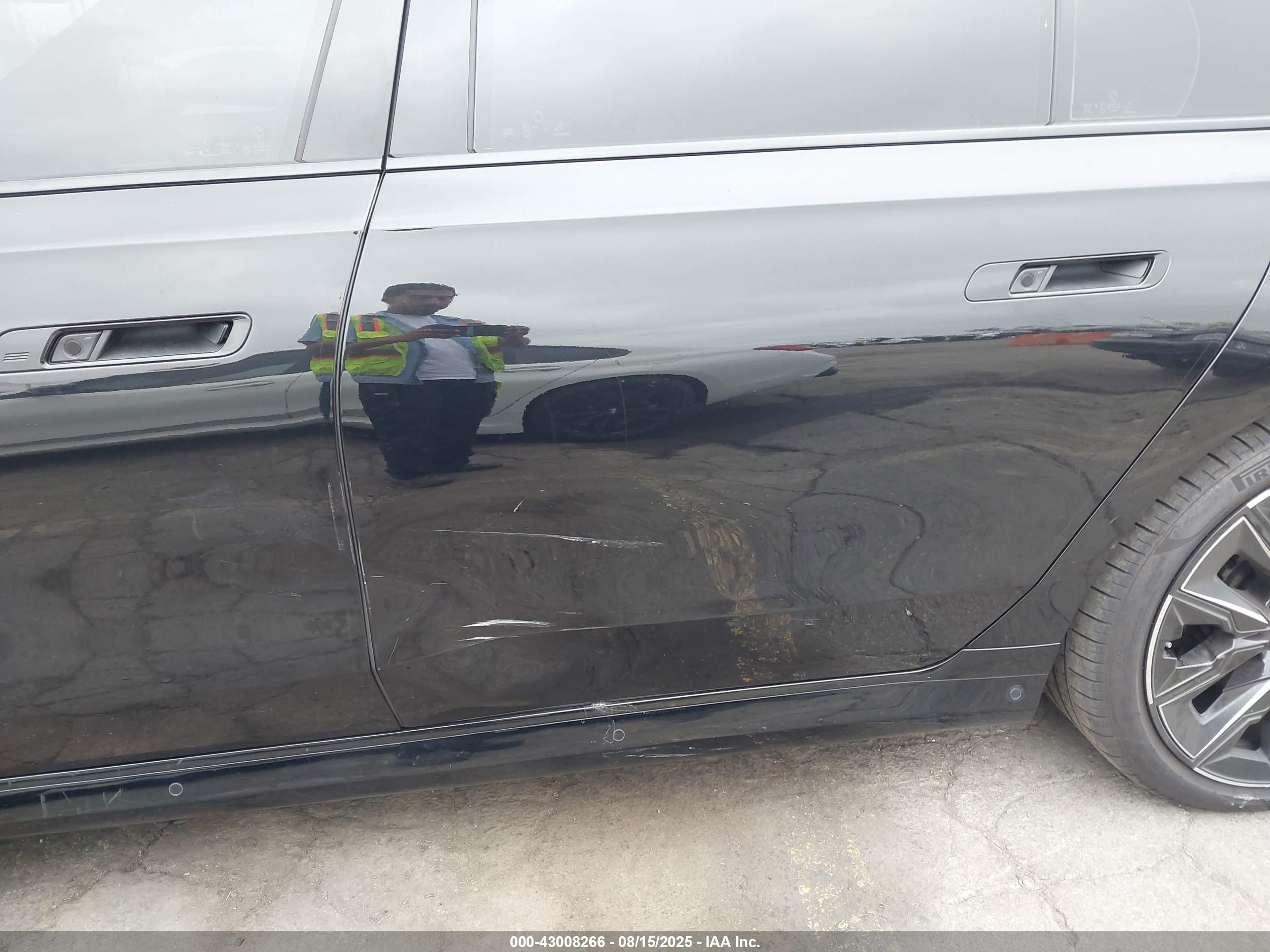 BMW 740 image 6