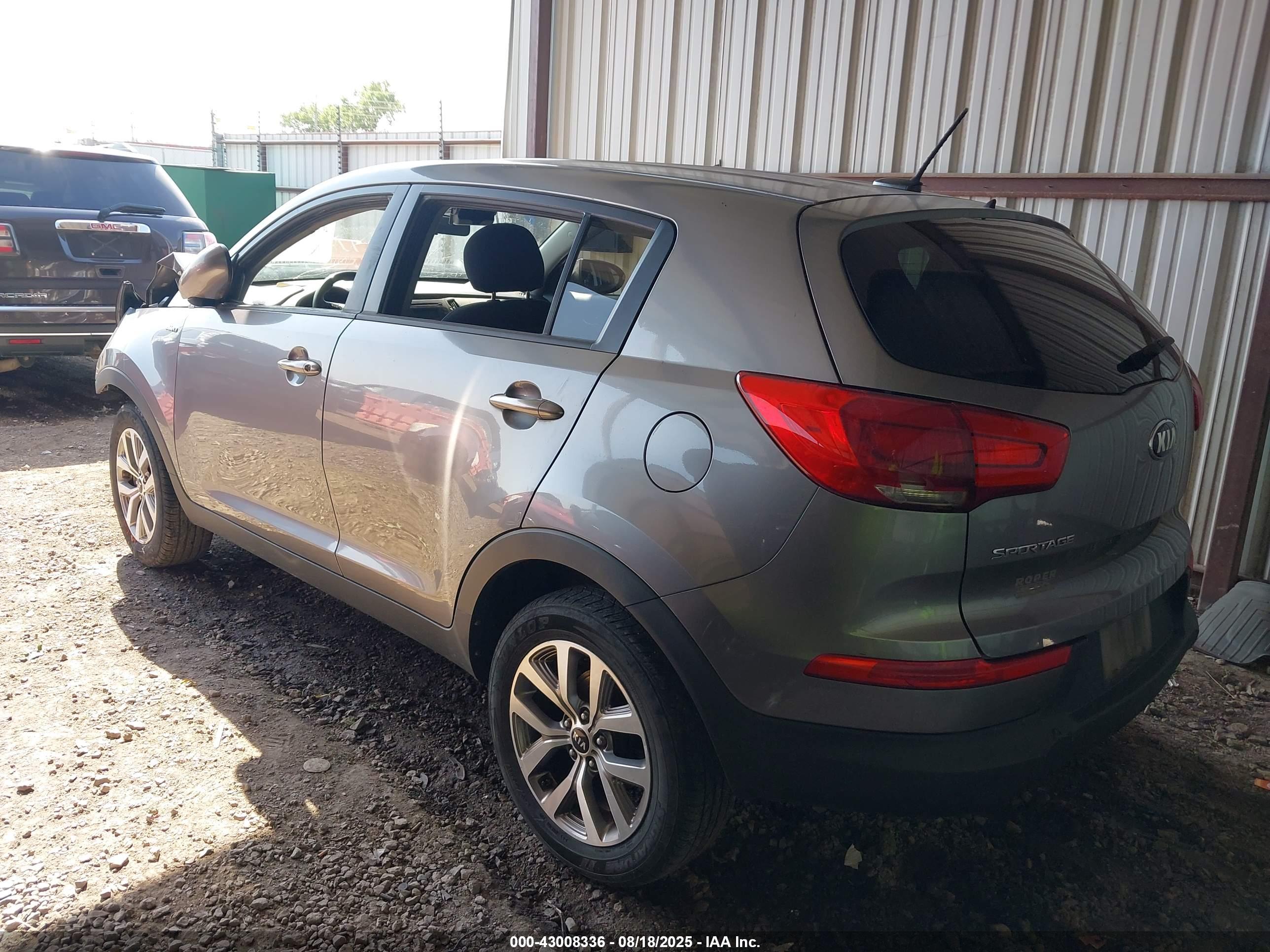 KIA SPORTAGE image 3