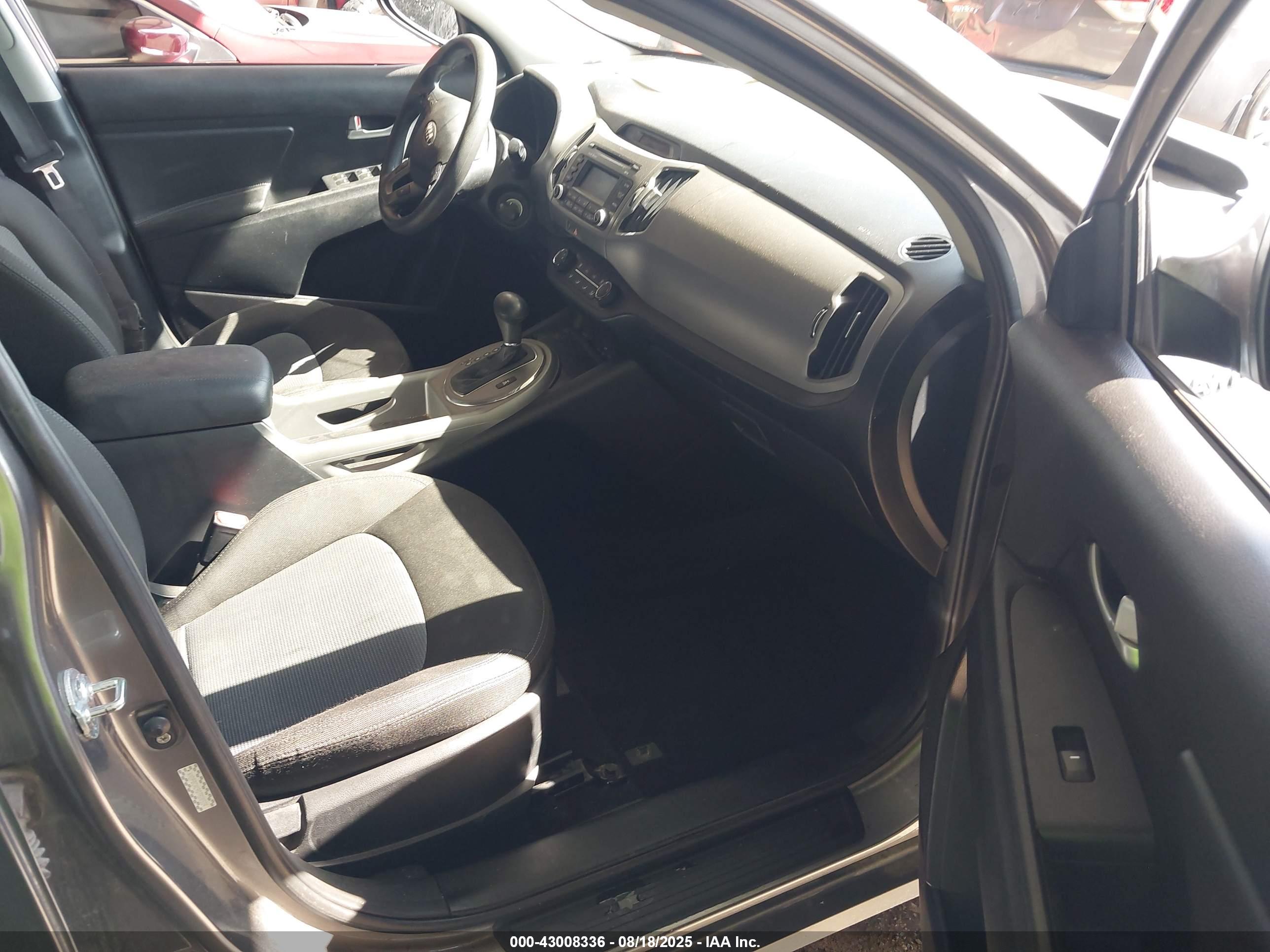 KIA SPORTAGE image 5