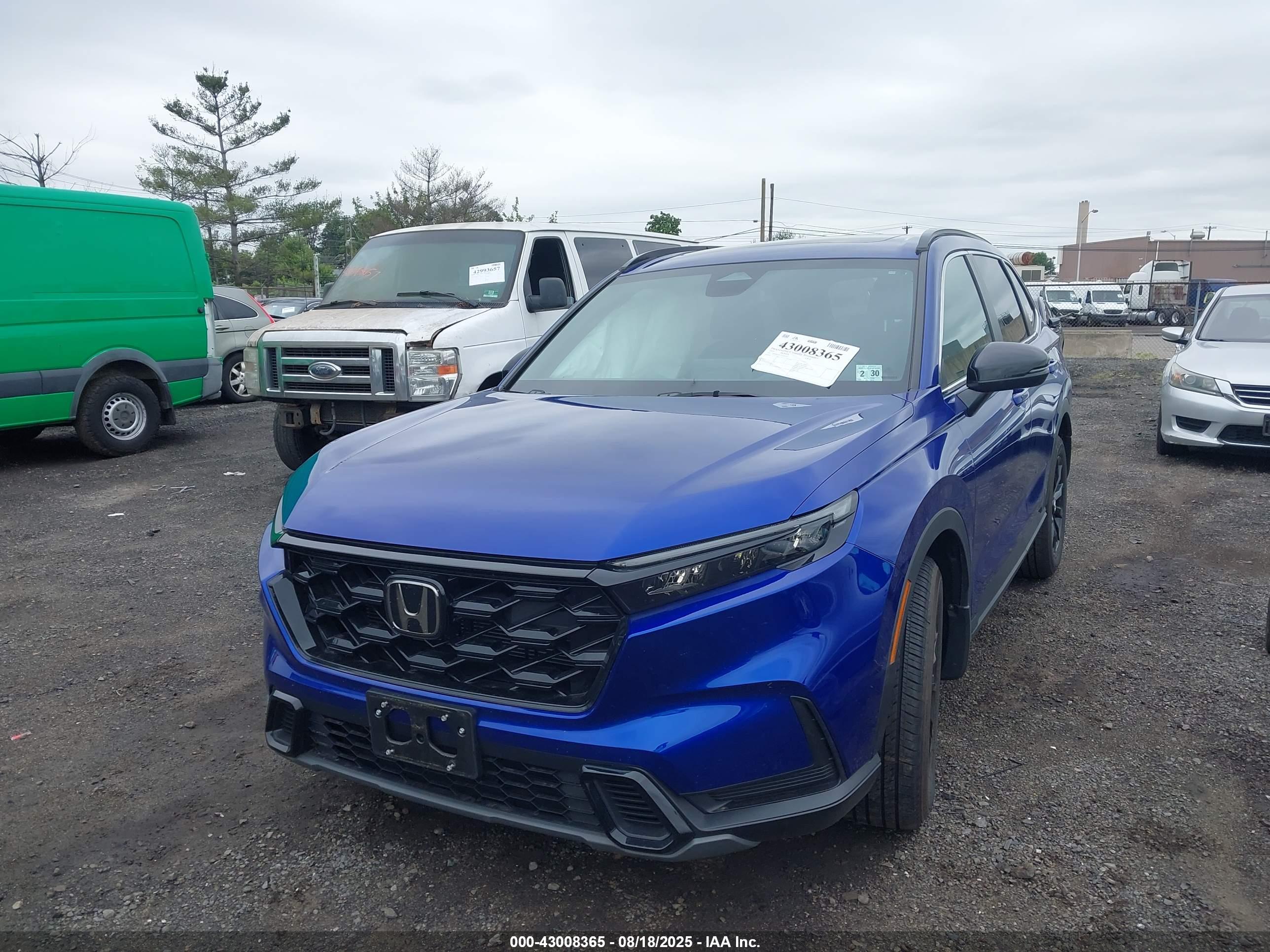 HONDA CR-V image 2