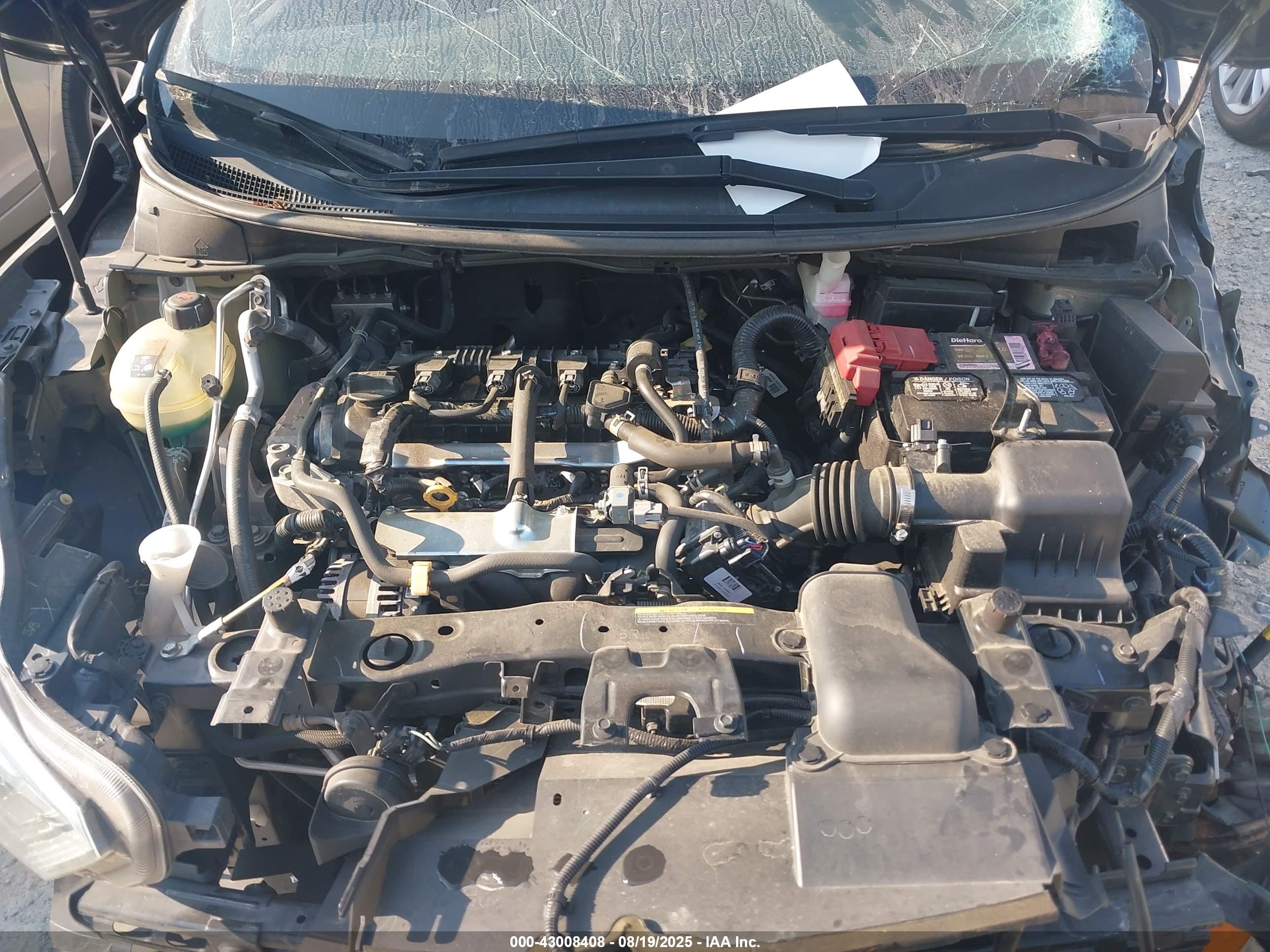 NISSAN VERSA image 10