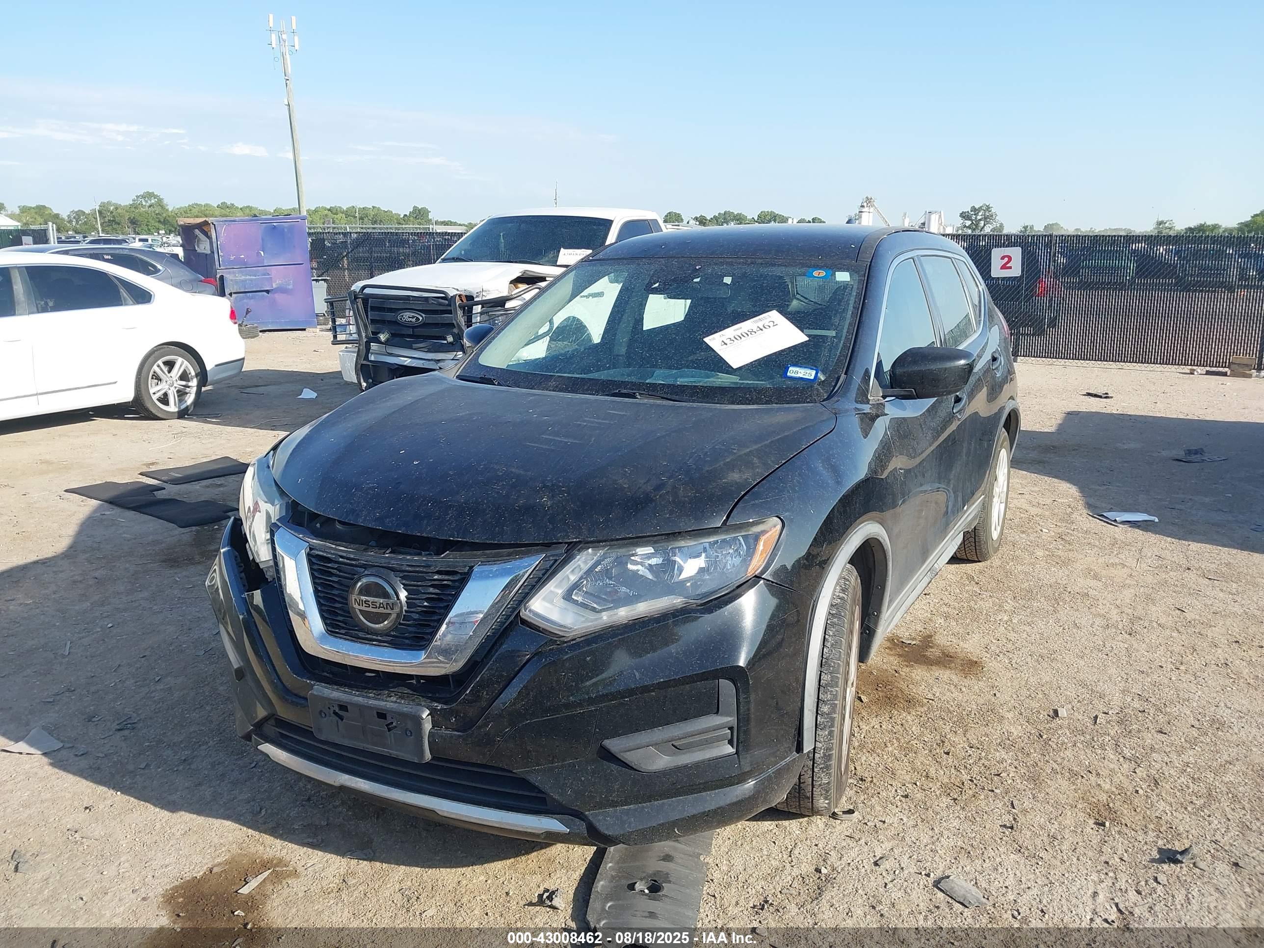 NISSAN ROGUE image 2
