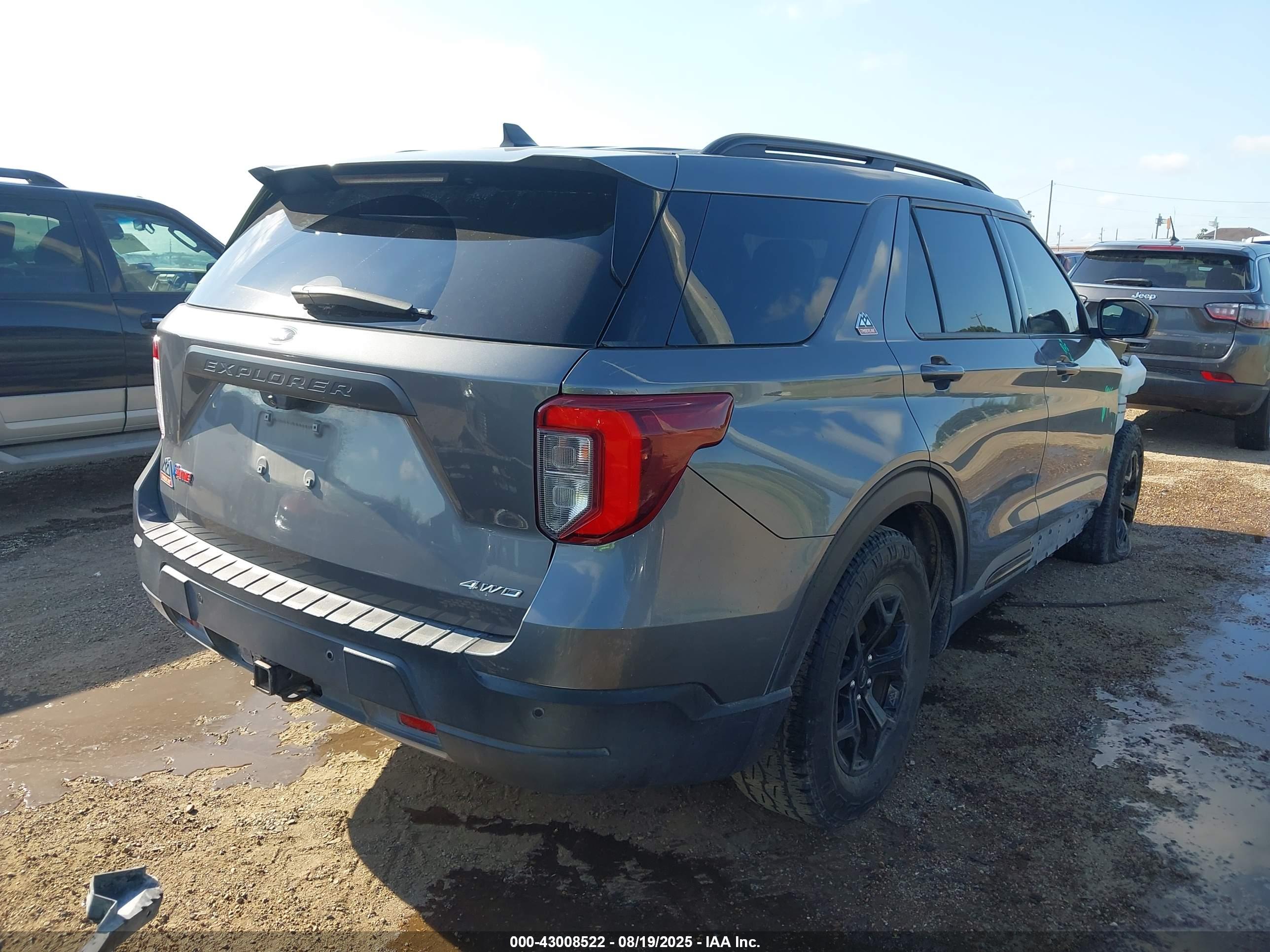 FORD EXPLORER image 4