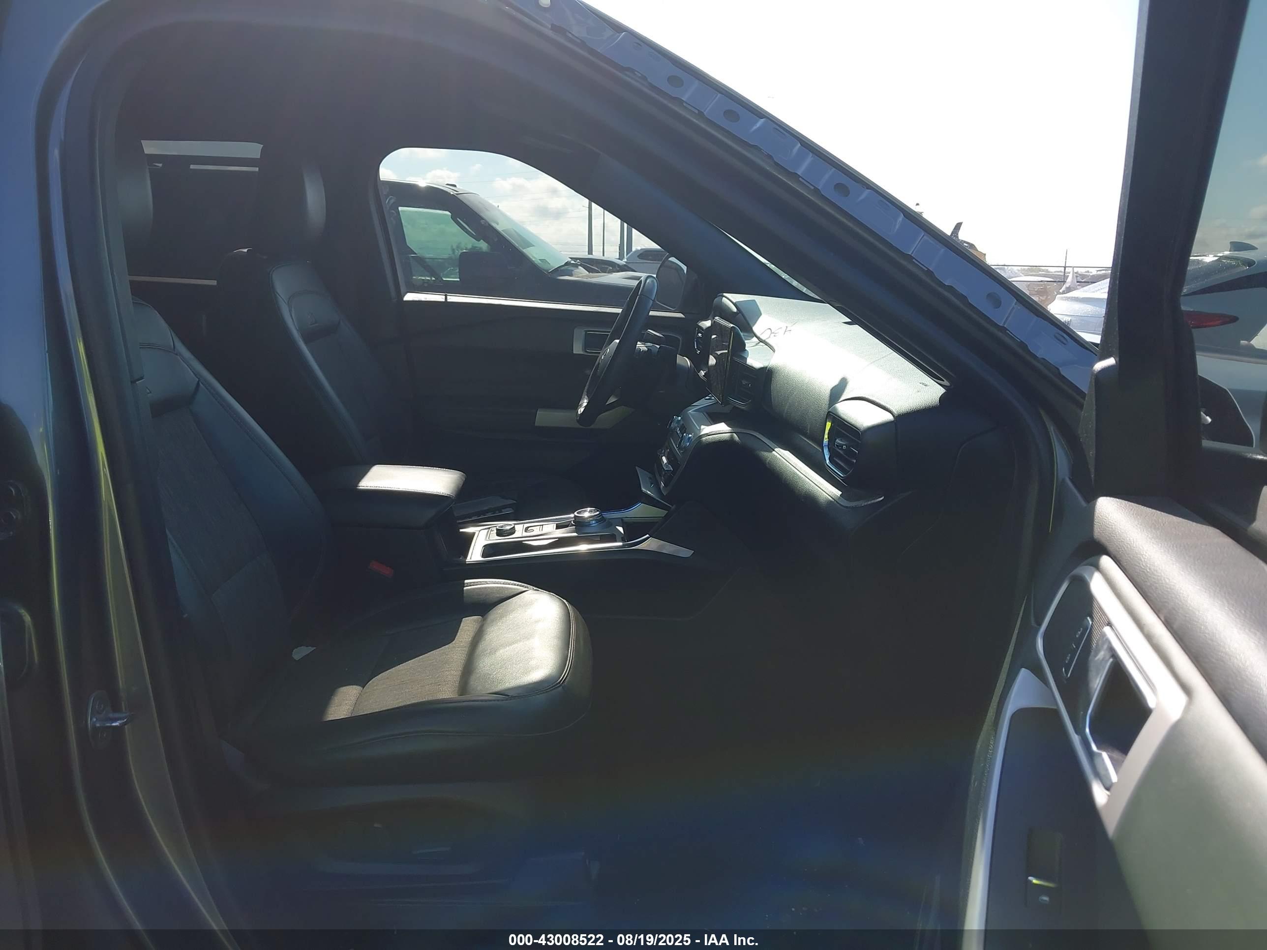FORD EXPLORER image 5