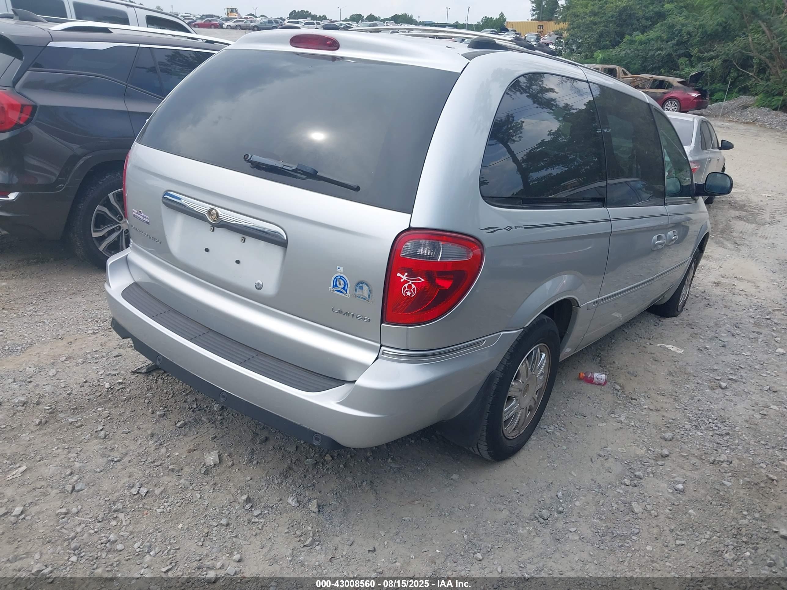 CHRYSLER TOWN image 4