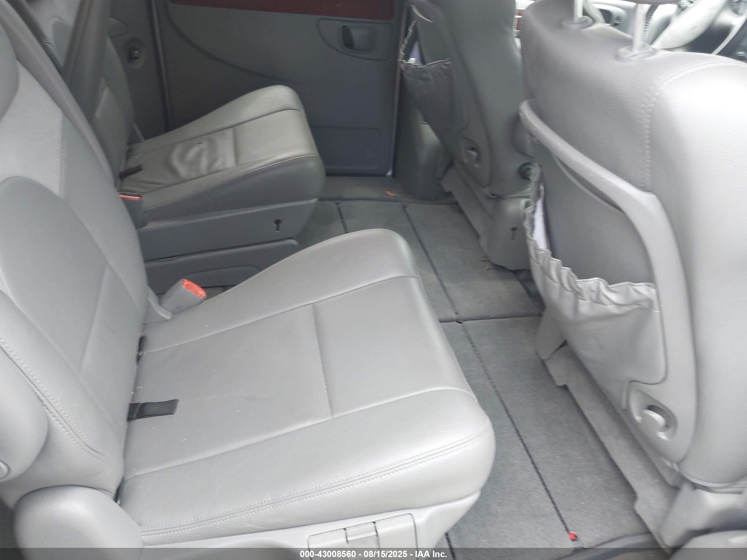 CHRYSLER TOWN image 8