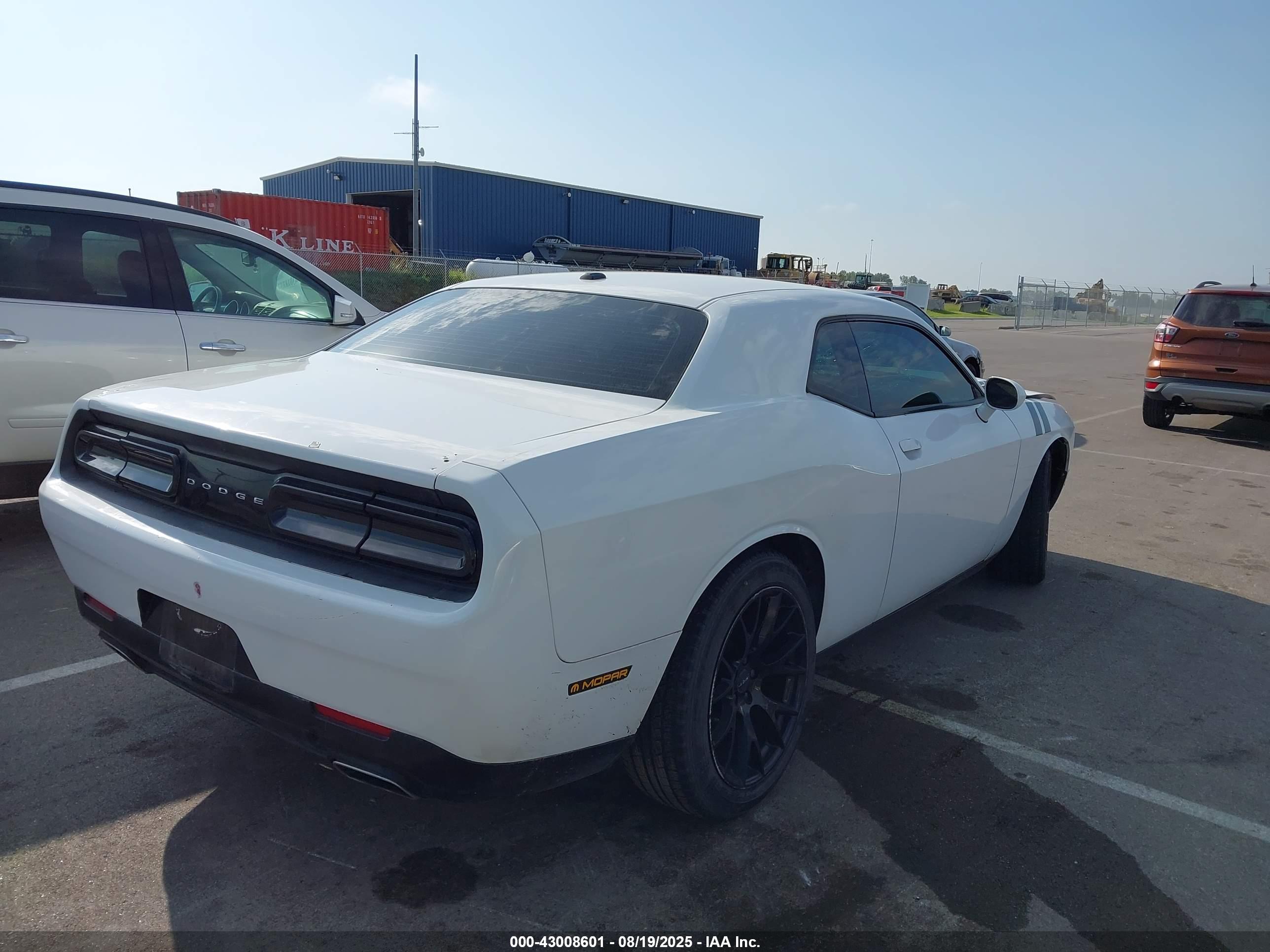 DODGE CHALLENGER image 4