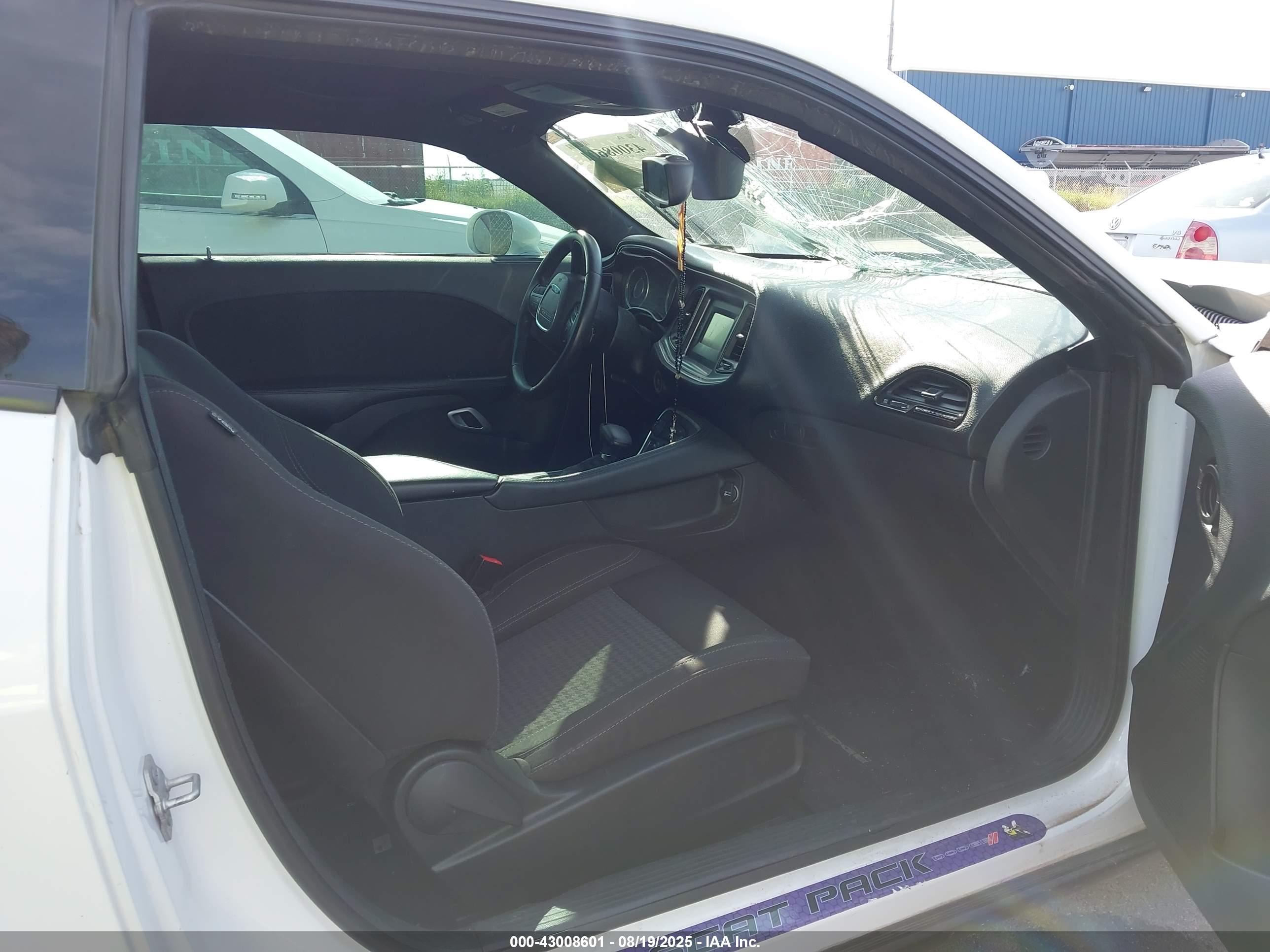DODGE CHALLENGER image 5