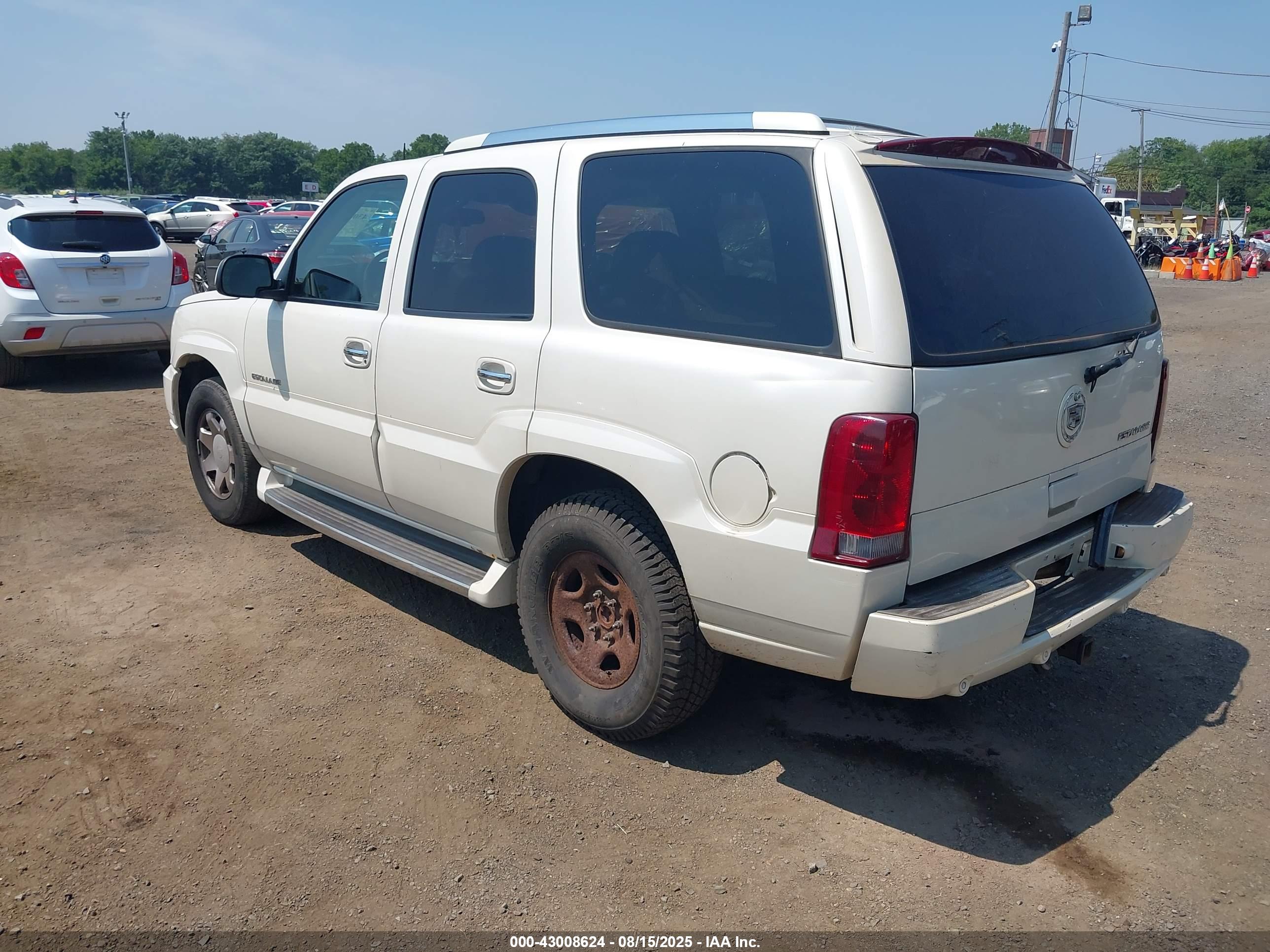 CADILLAC ESCALADE image 3