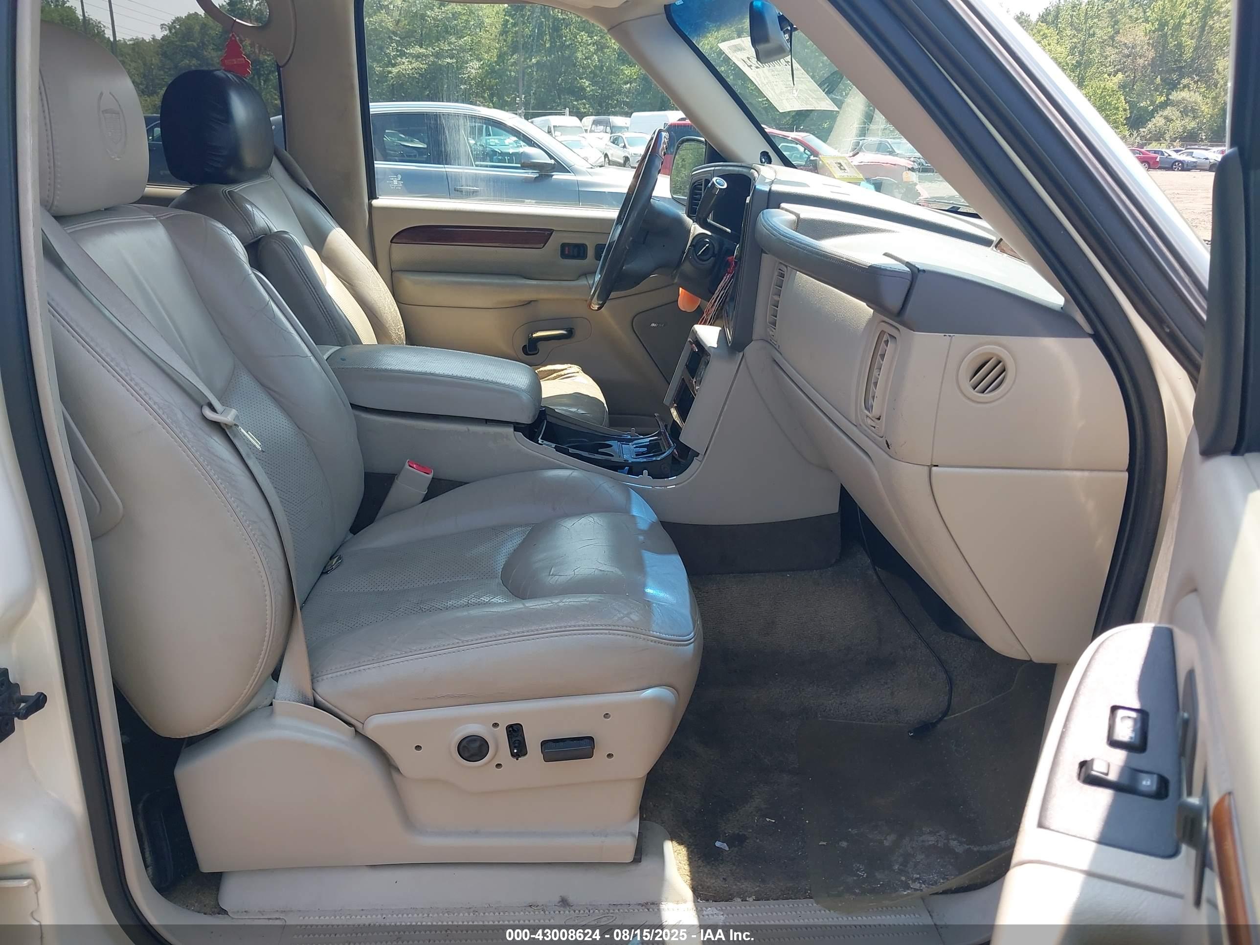 CADILLAC ESCALADE image 5