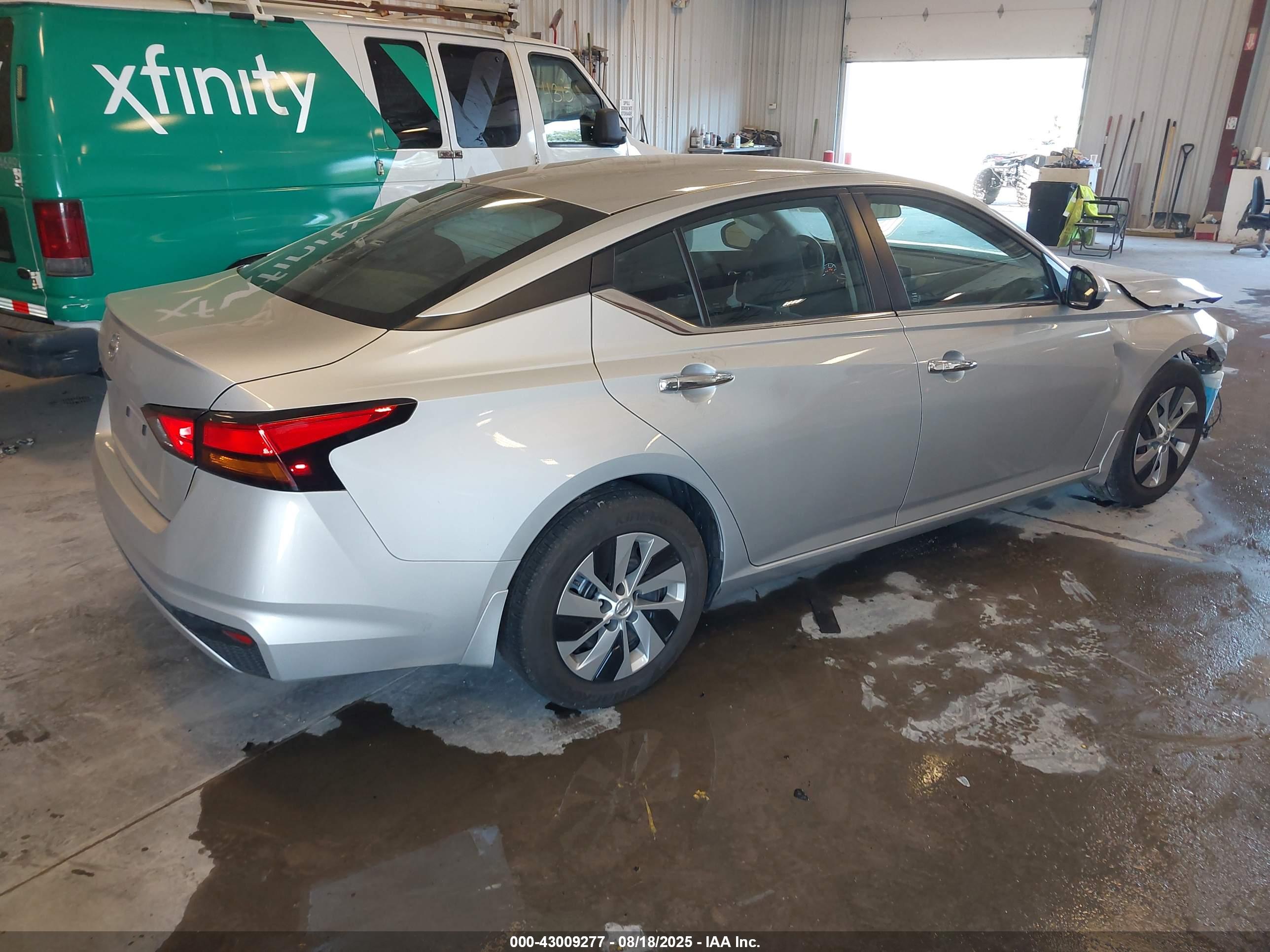NISSAN ALTIMA image 4