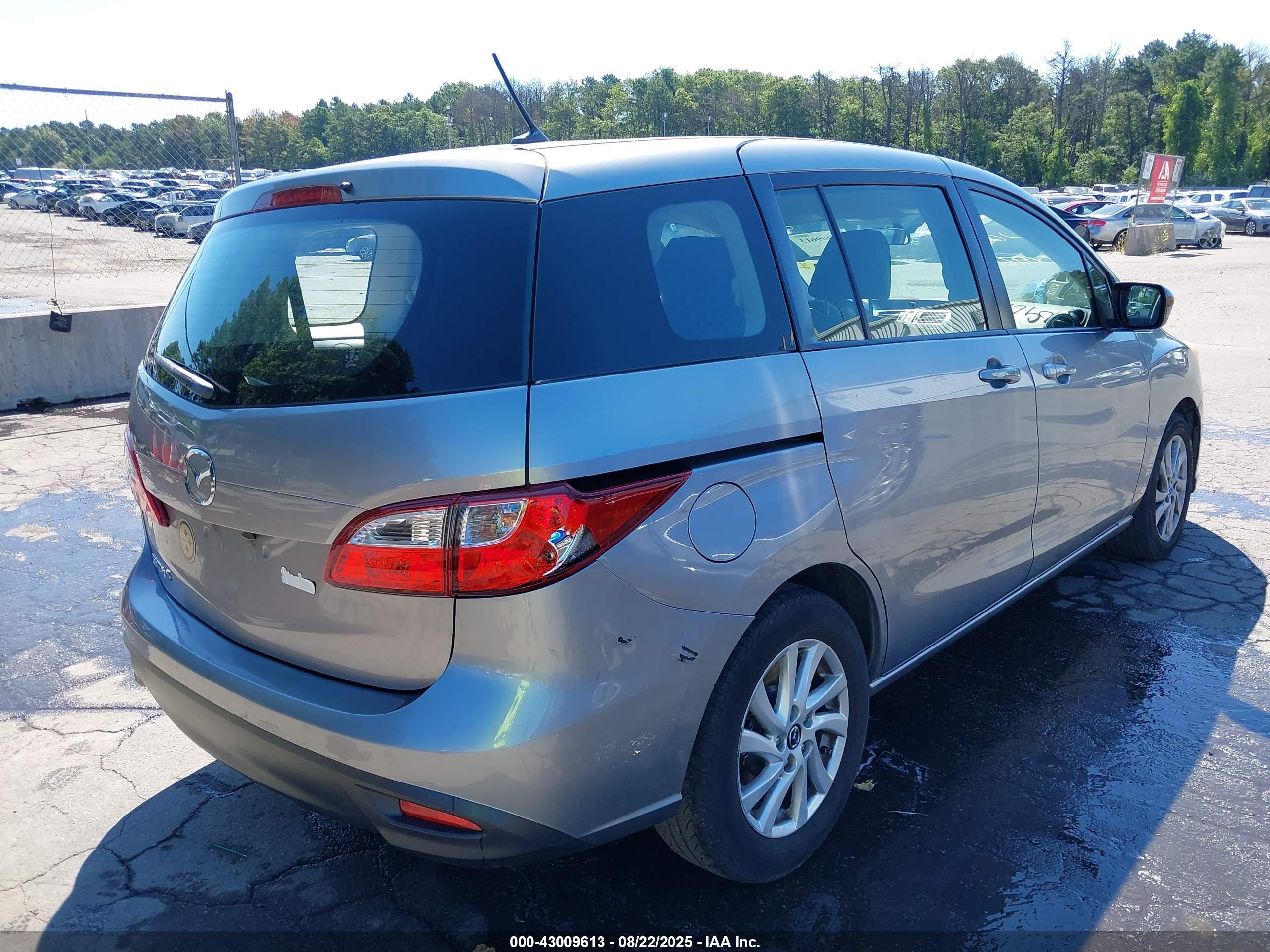 MAZDA MAZDA5 image 4