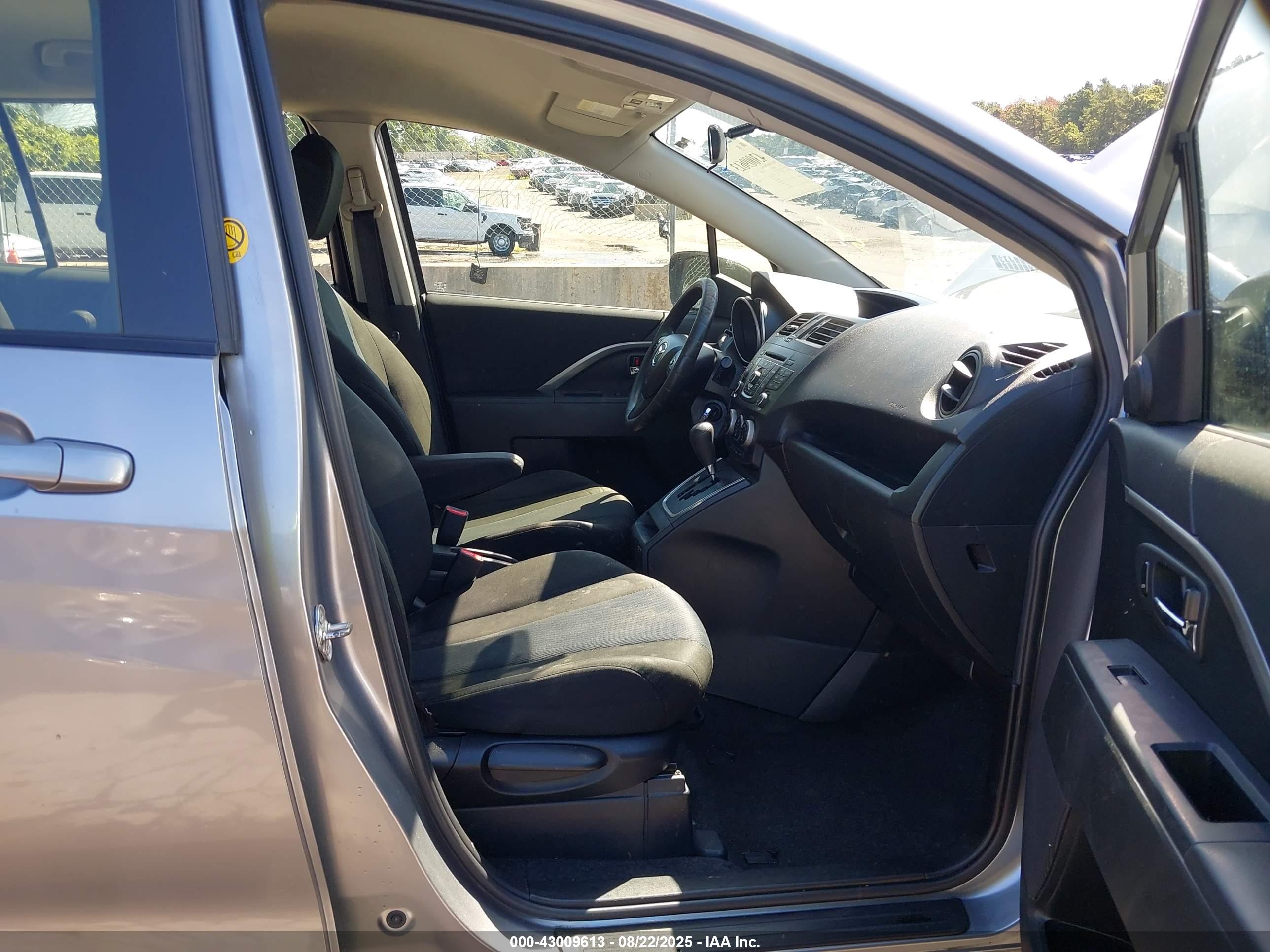 MAZDA MAZDA5 image 5