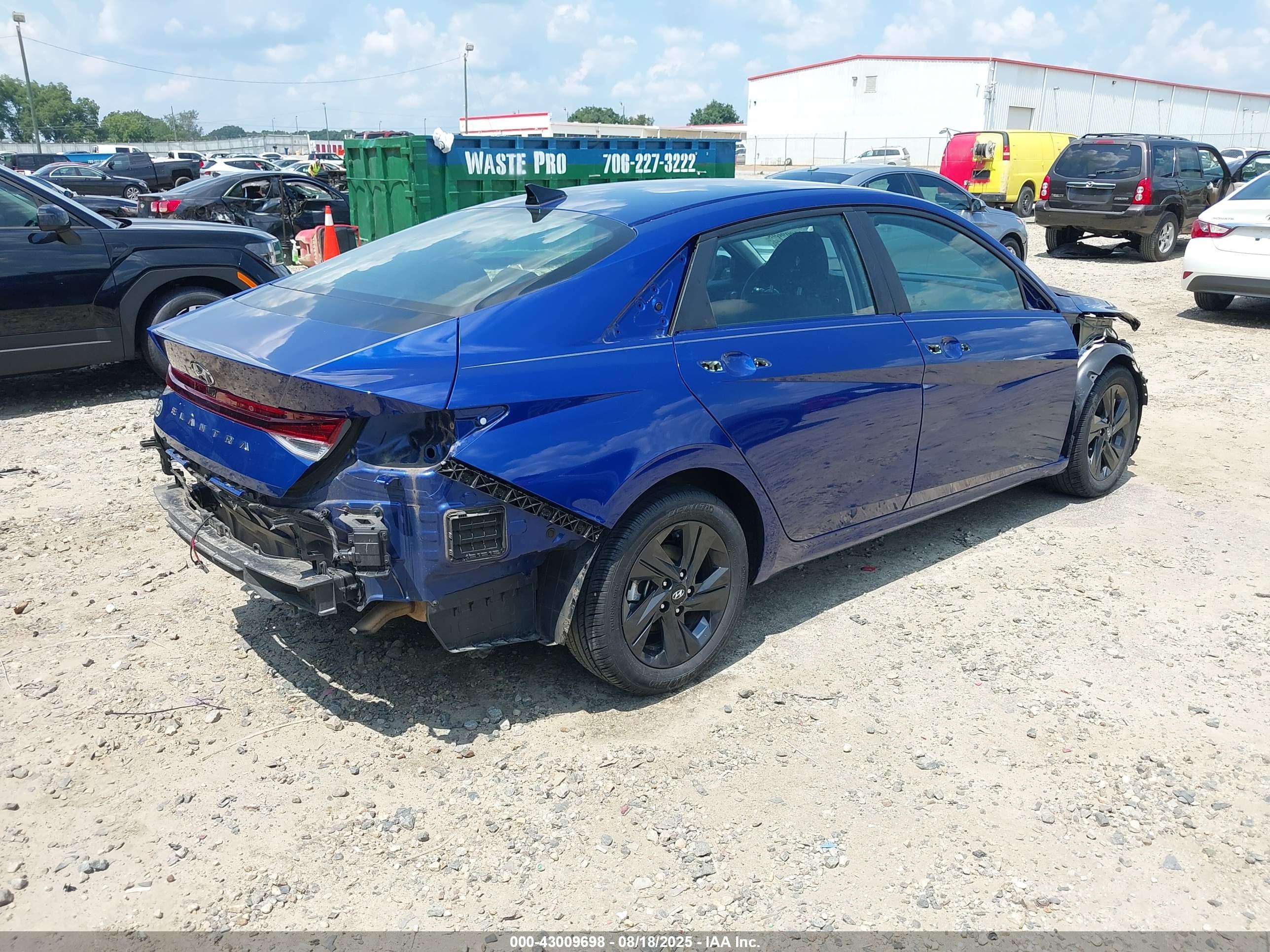 HYUNDAI ELANTRA image 4