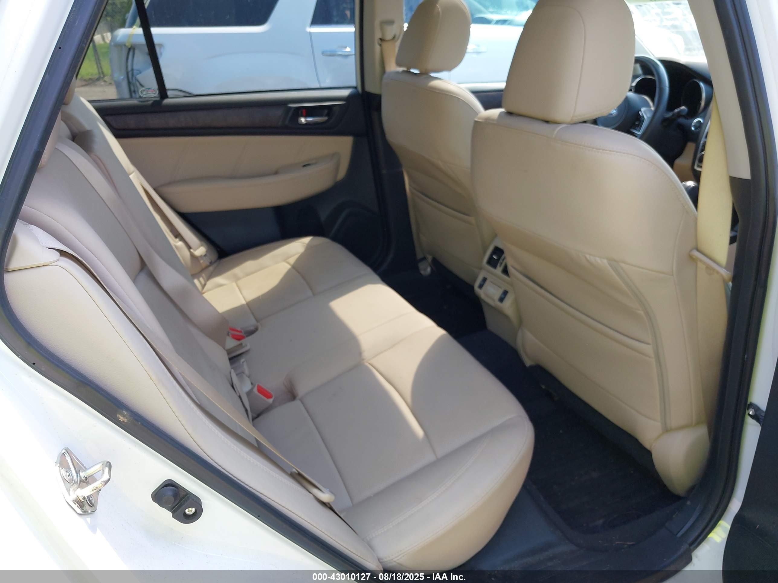 SUBARU OUTBACK image 8