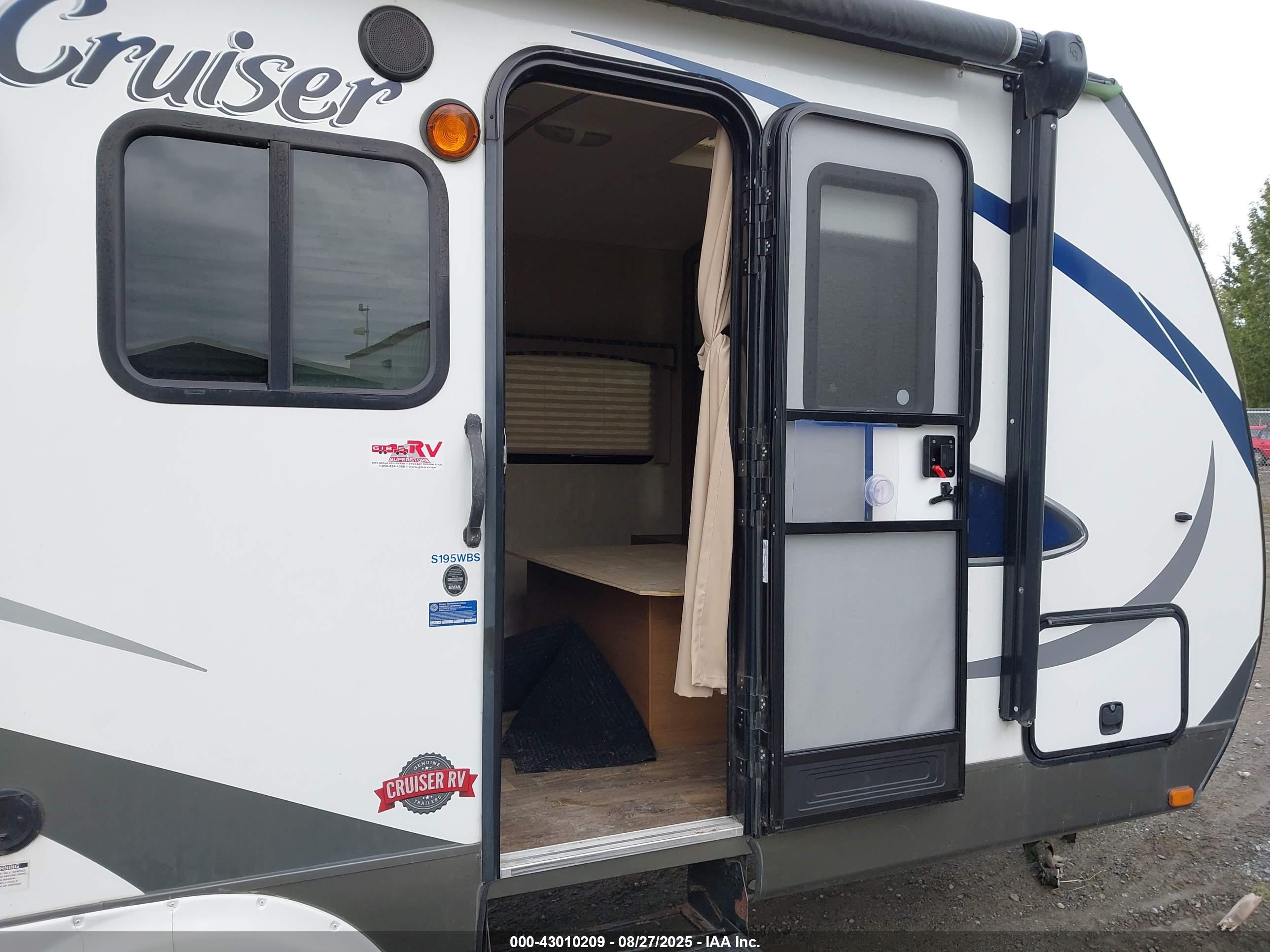 CRUISER RV image 5