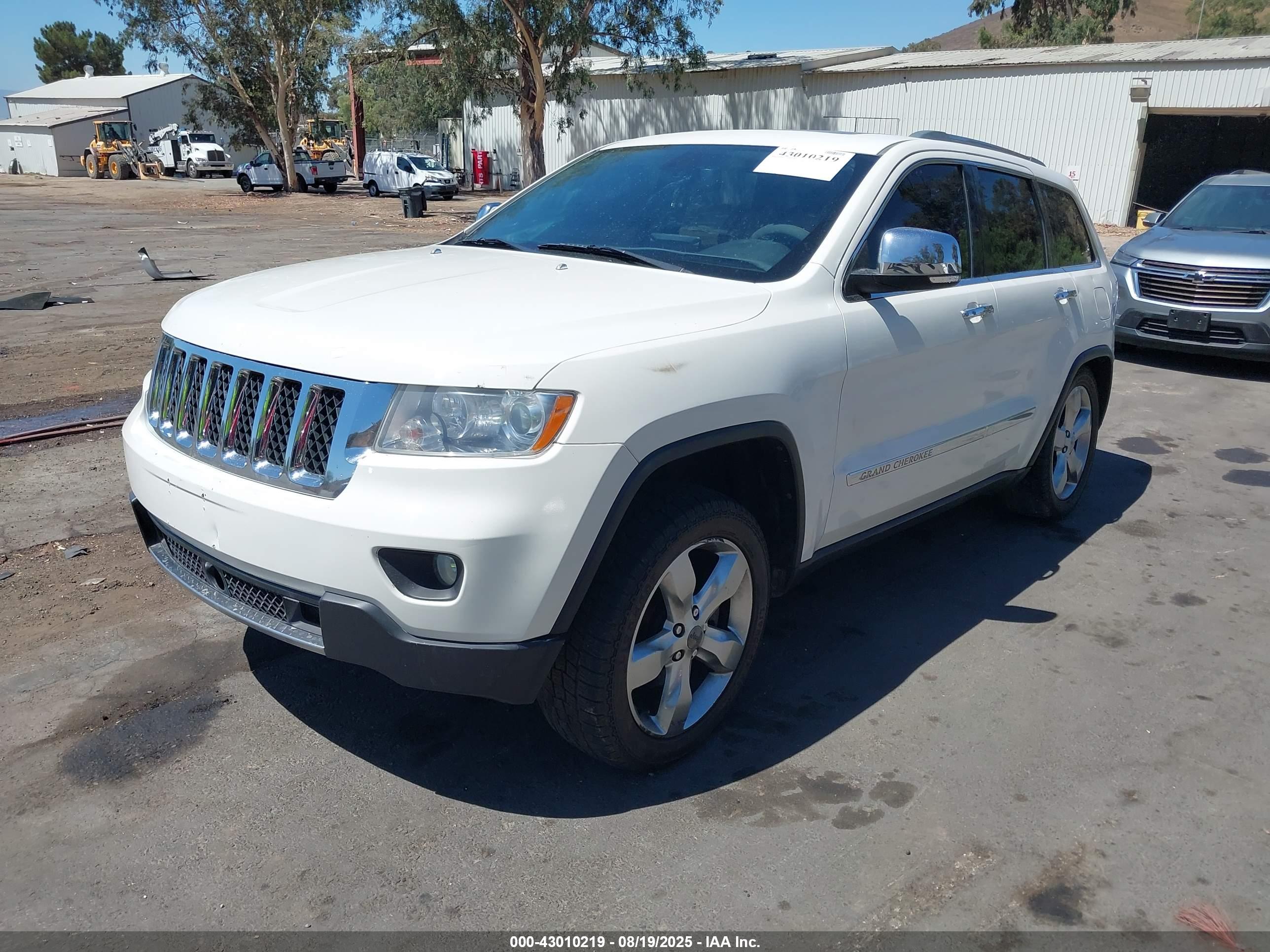 JEEP GRAND image 2
