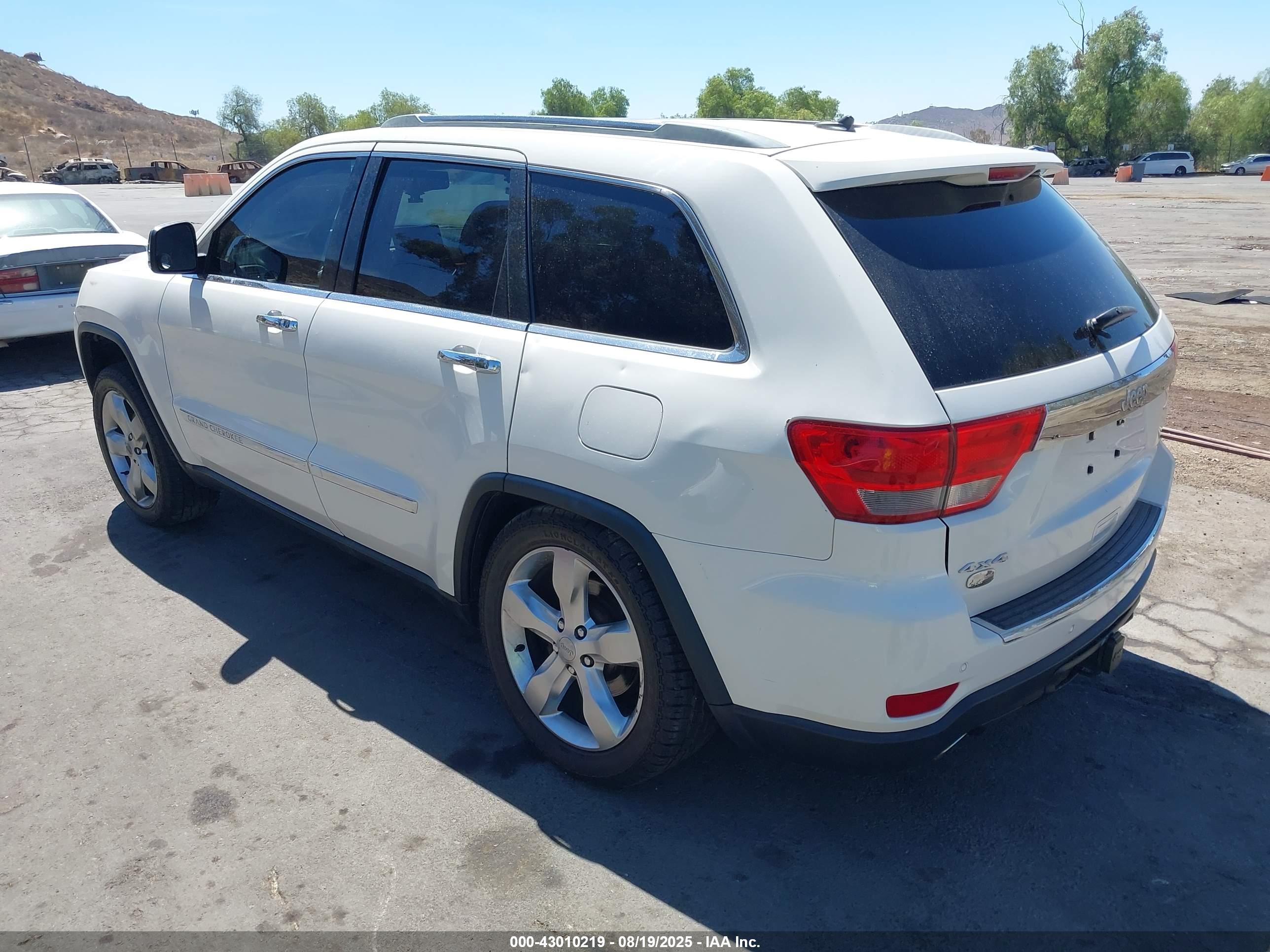 JEEP GRAND image 3
