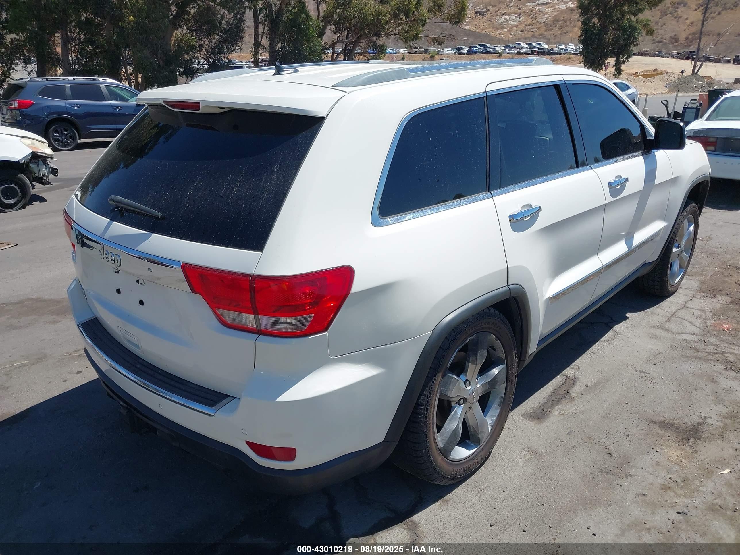 JEEP GRAND image 4