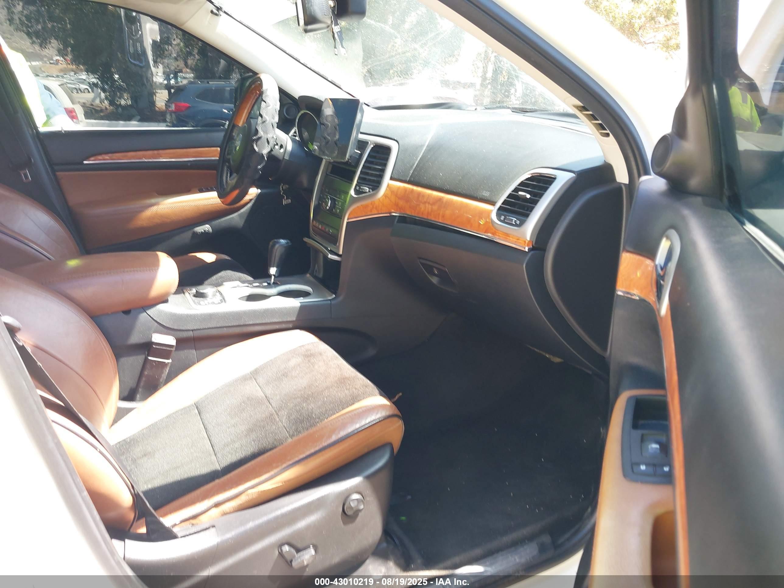 JEEP GRAND image 5