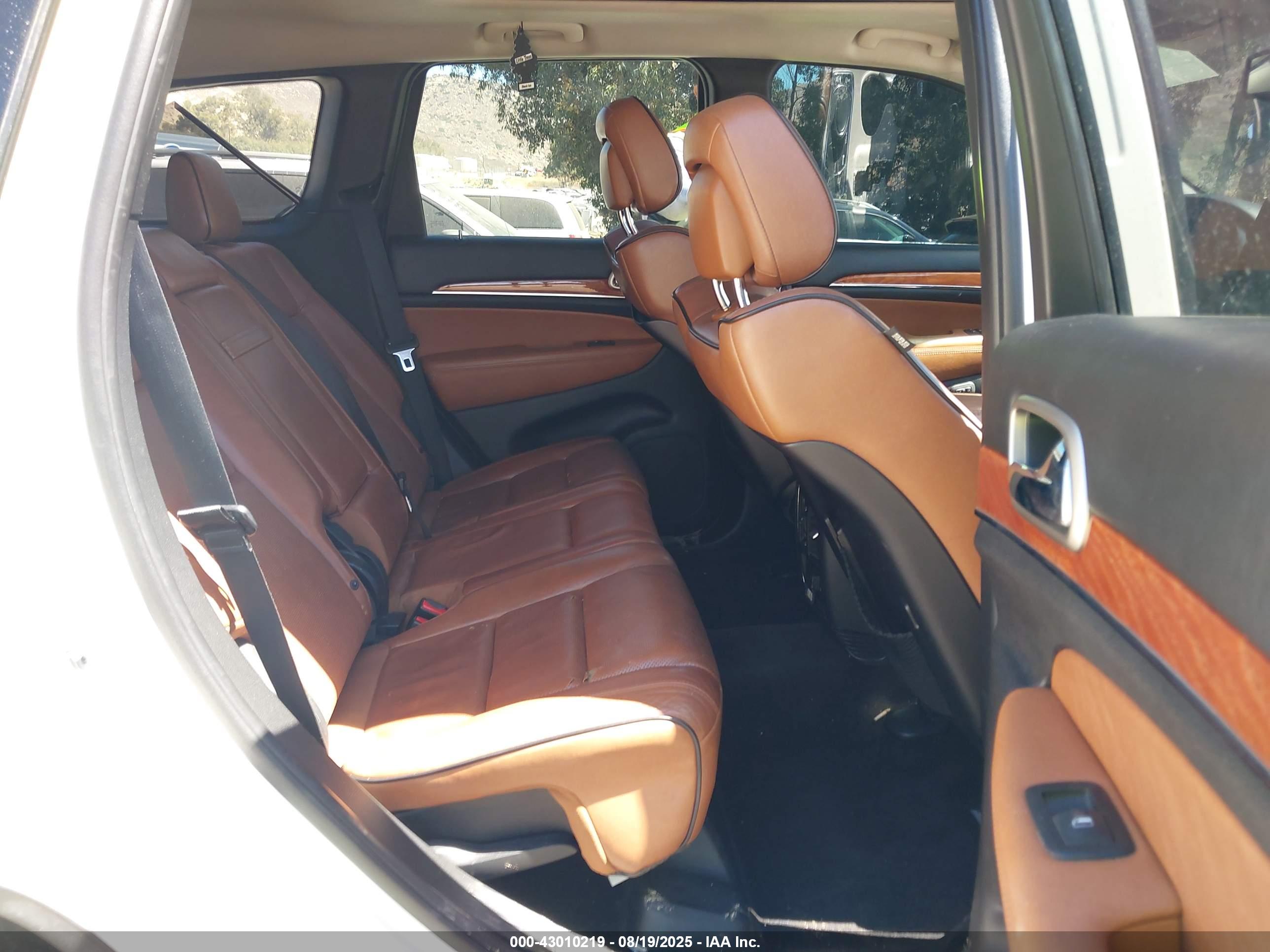 JEEP GRAND image 8