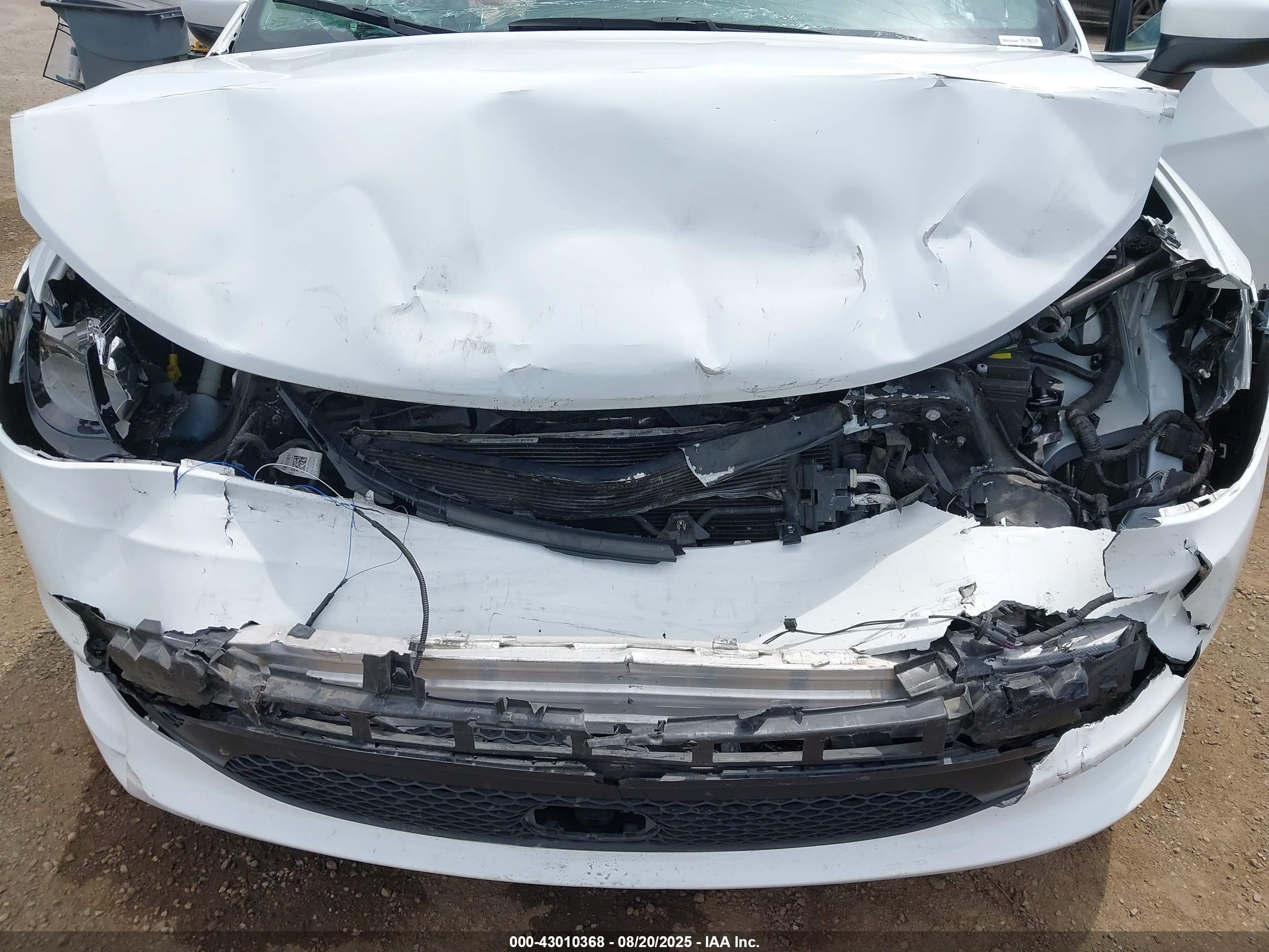 CHRYSLER VOYAGER image 6