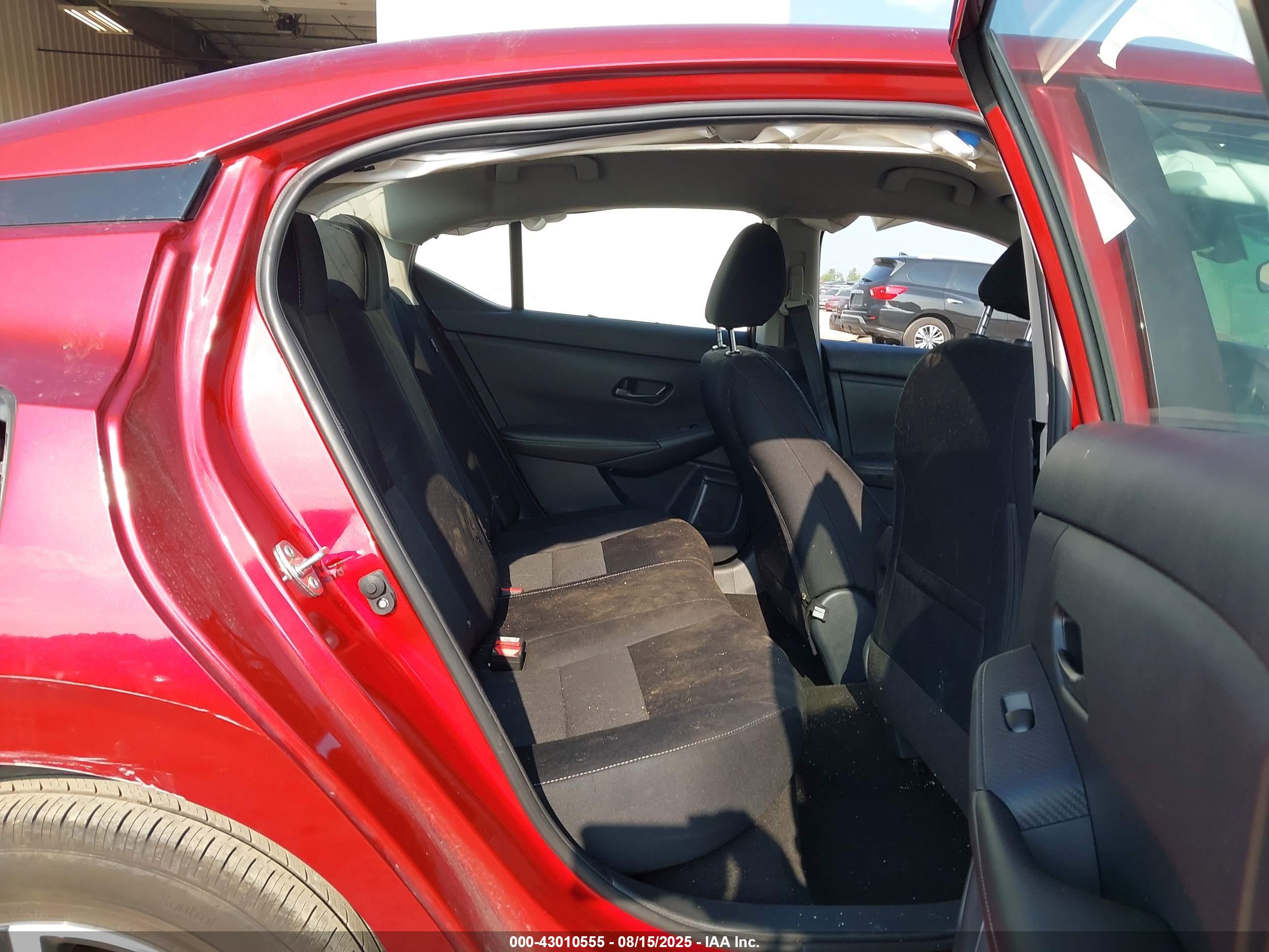 NISSAN SENTRA image 8