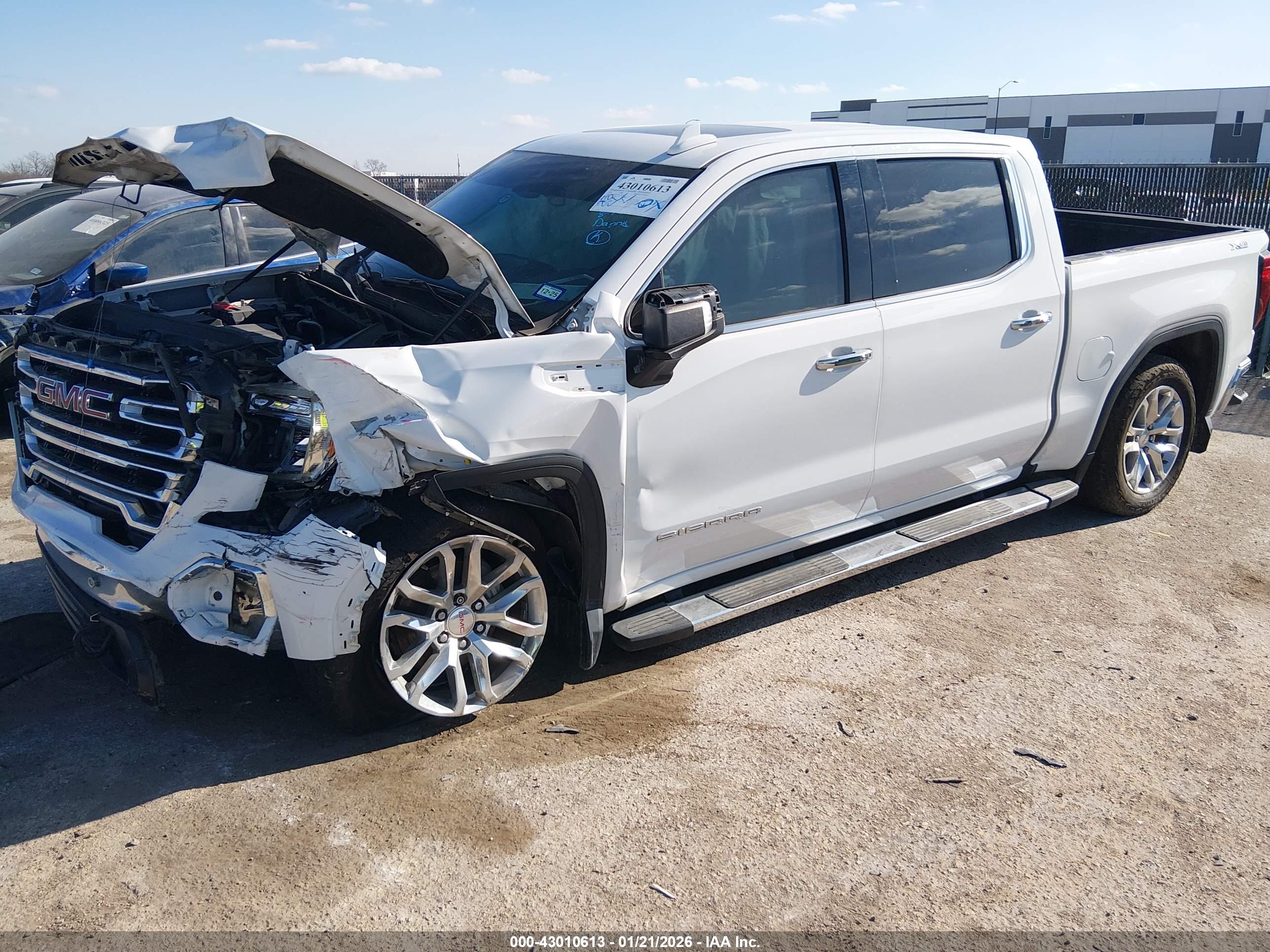 GMC SIERRA image 2