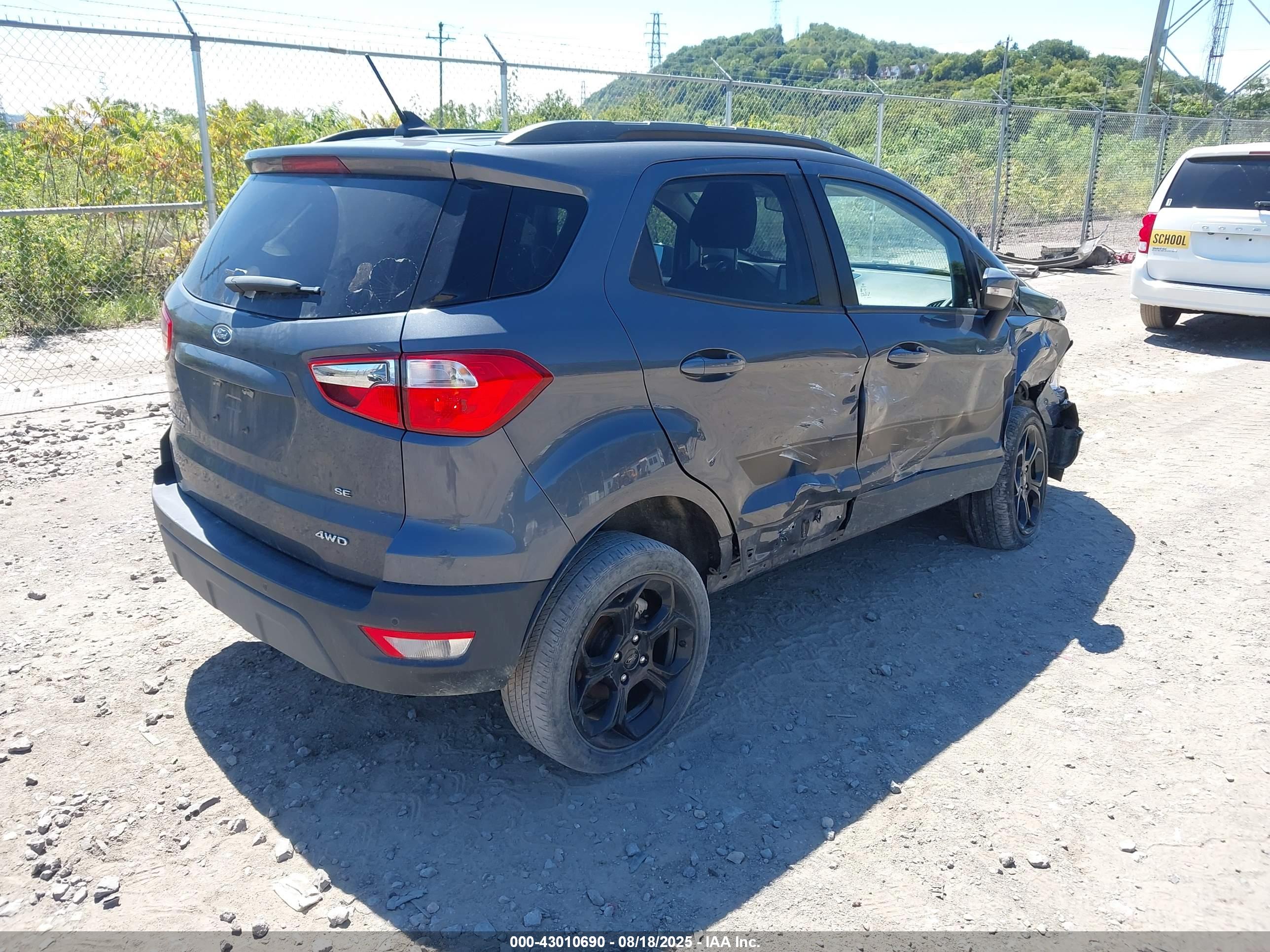 FORD ECOSPORT image 4