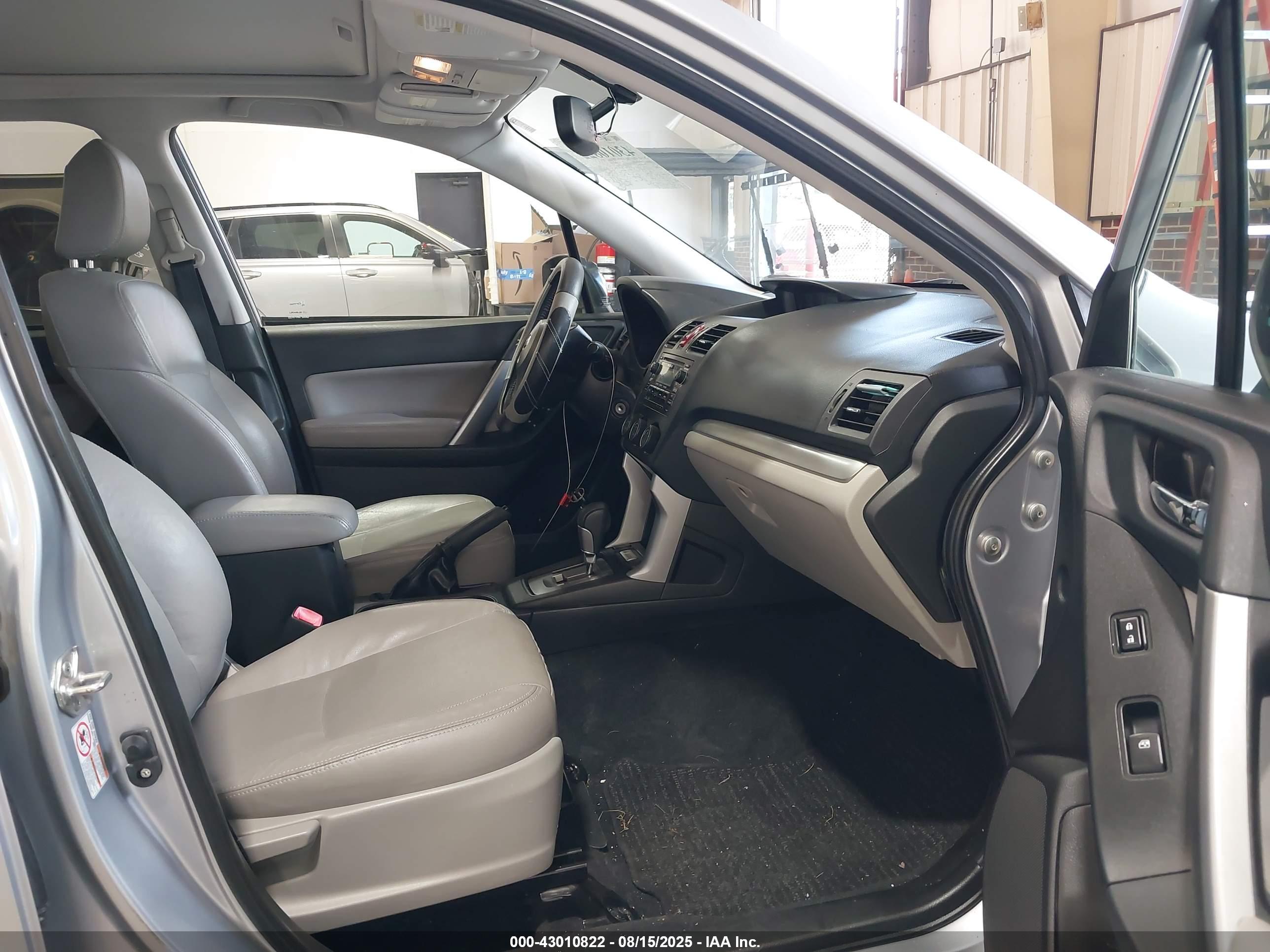 SUBARU FORESTER image 5
