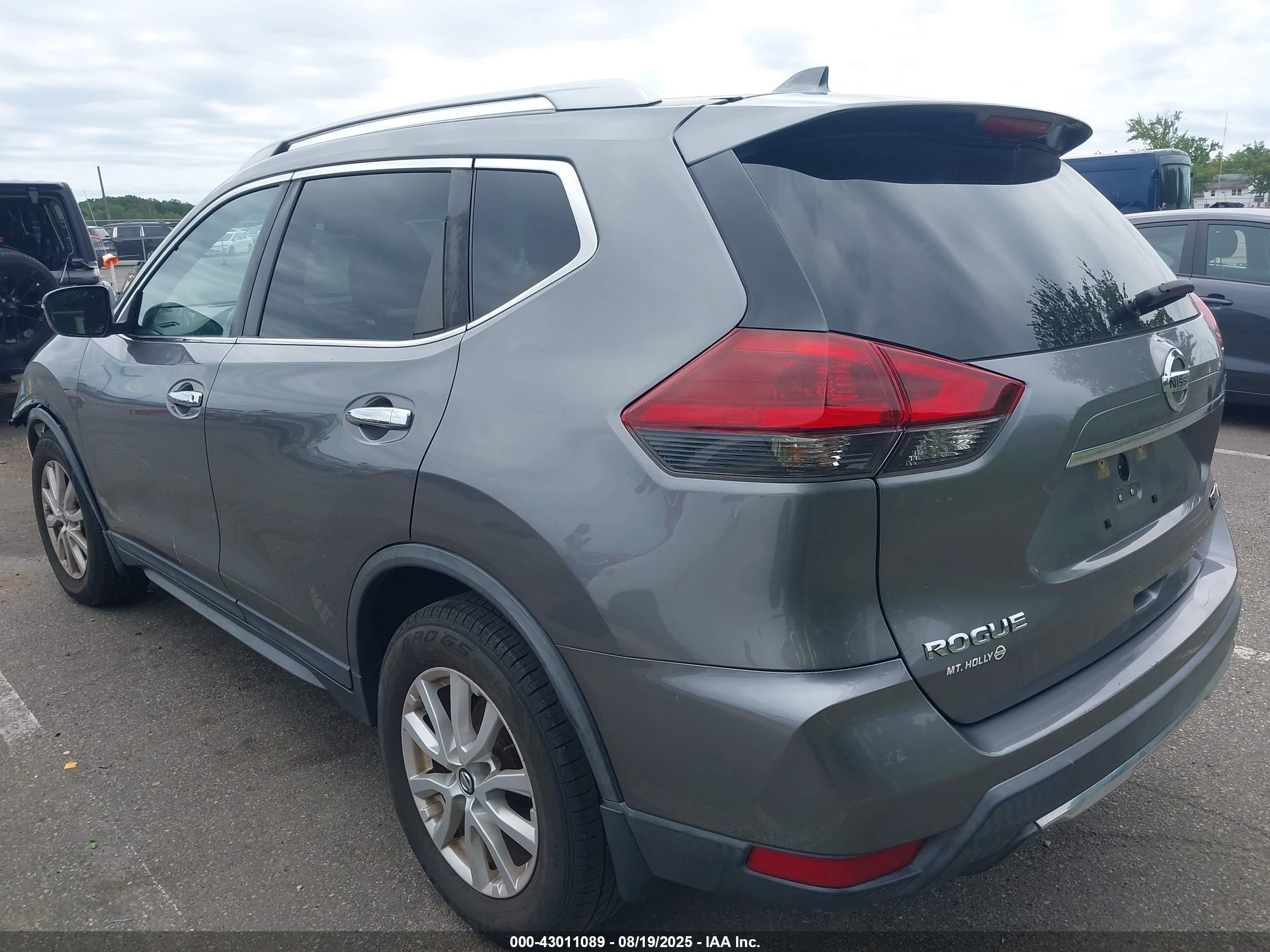 NISSAN ROGUE image 3