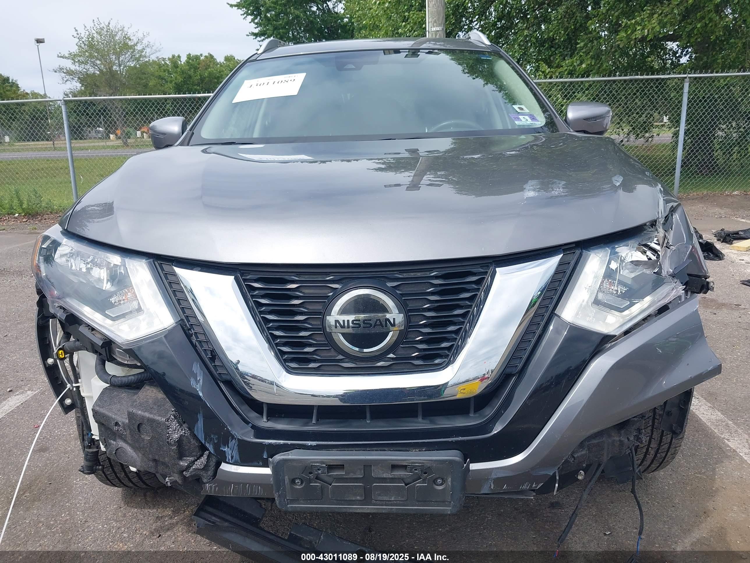 NISSAN ROGUE image 6