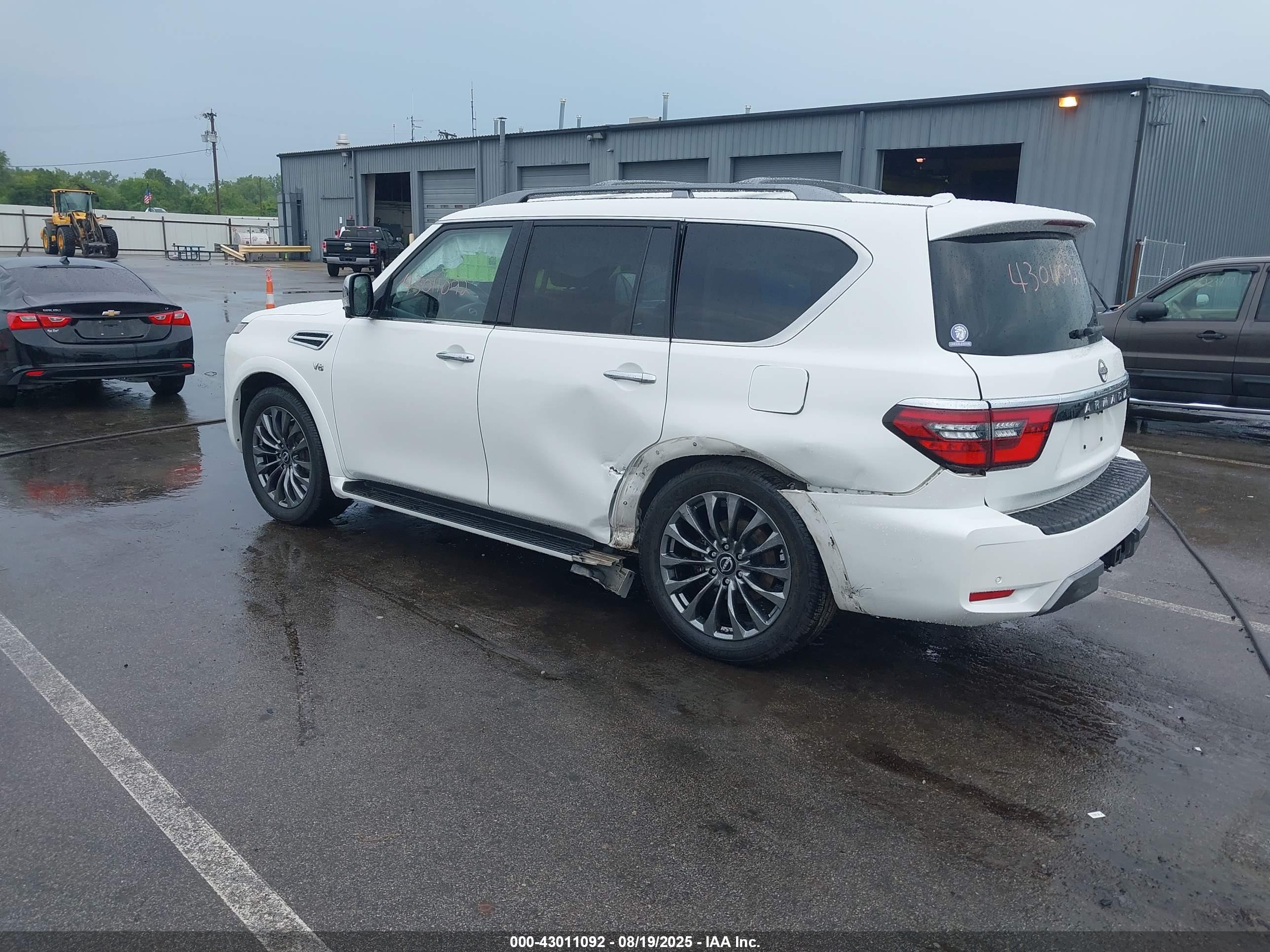 NISSAN ARMADA image 3