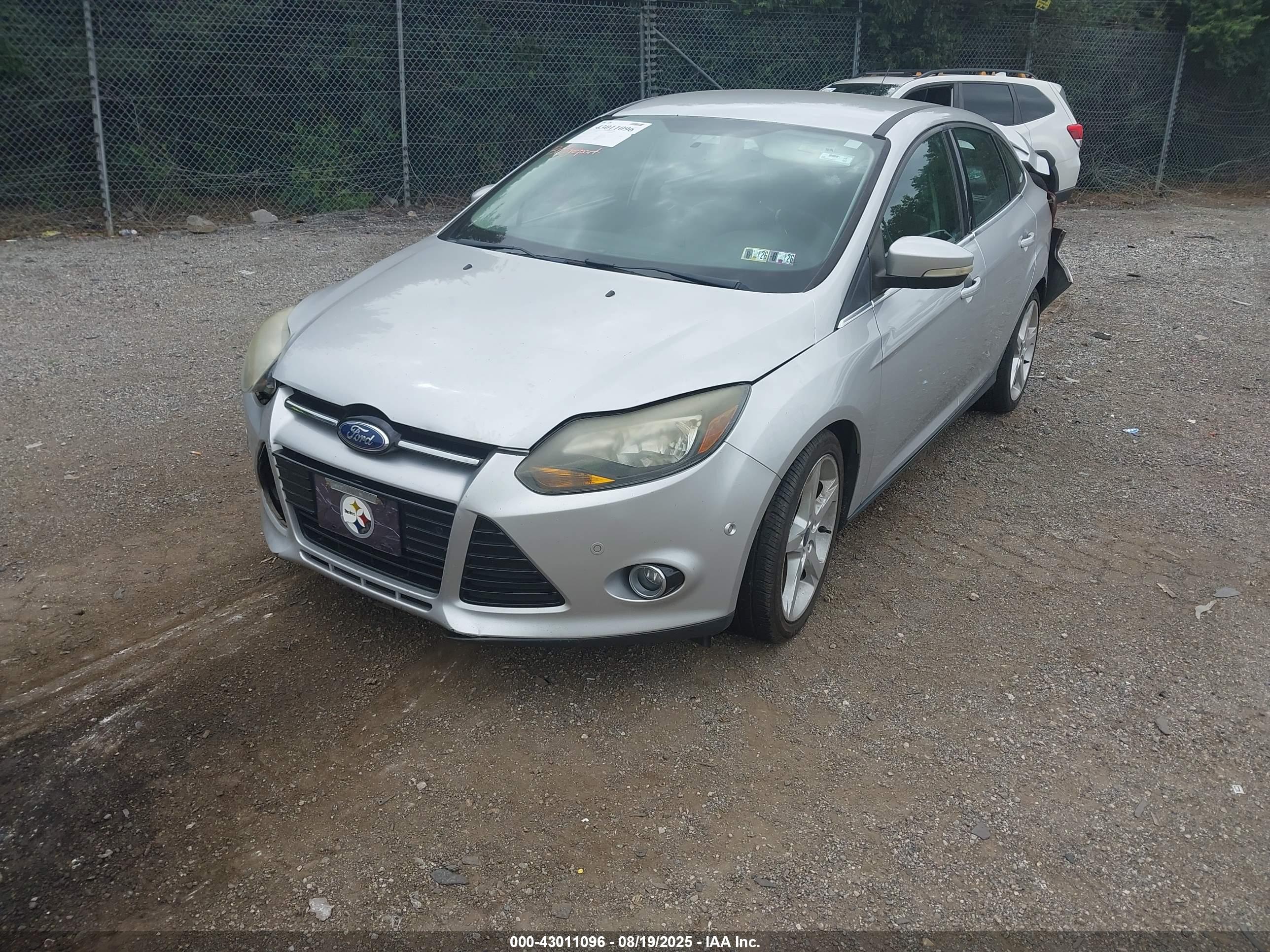 FORD FOCUS image 2