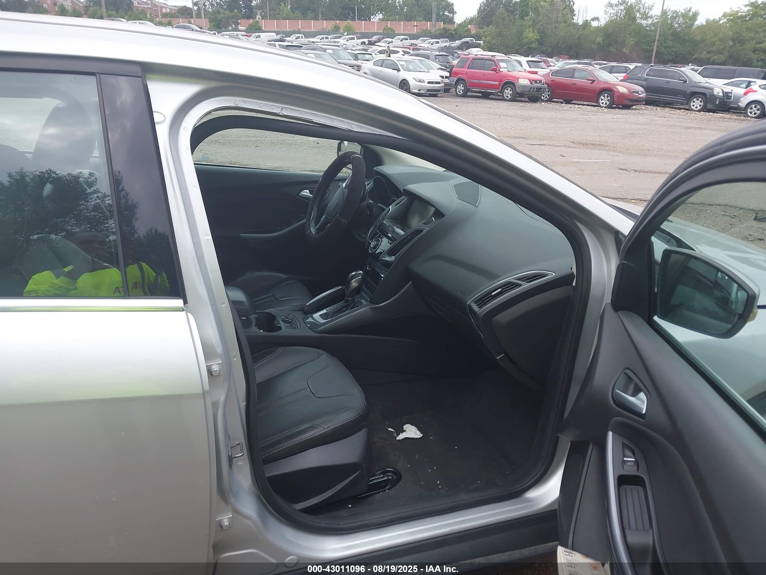FORD FOCUS image 5