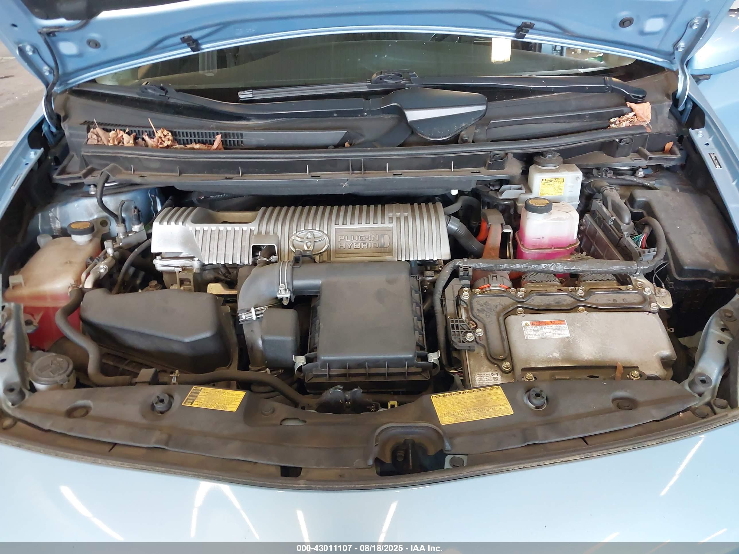 TOYOTA PRIUS image 10