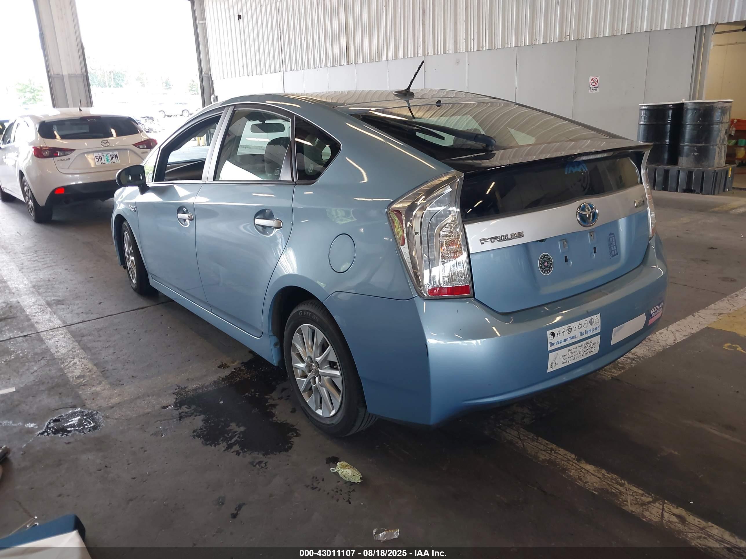 TOYOTA PRIUS image 3