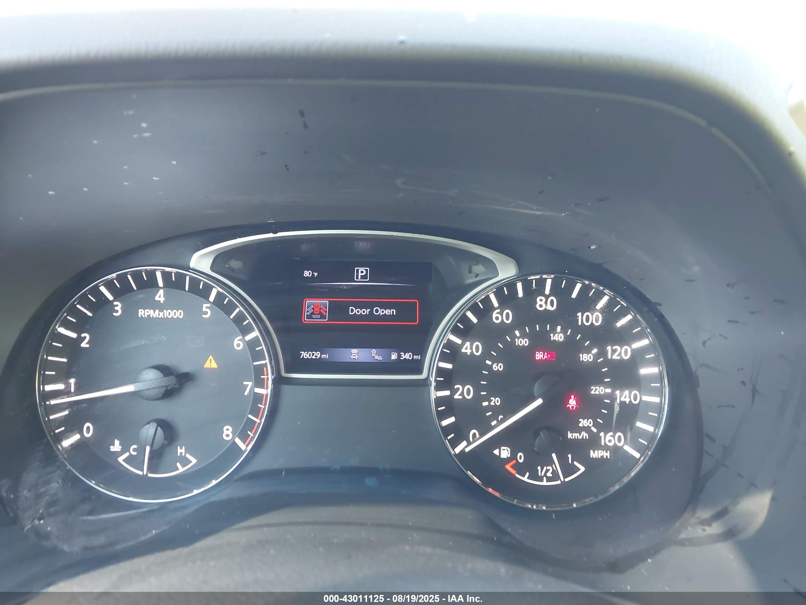 NISSAN PATHFINDER image 7