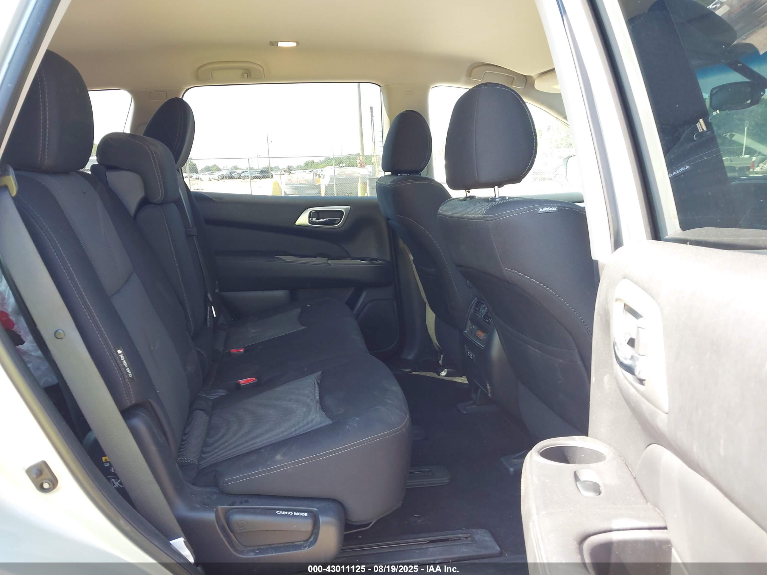 NISSAN PATHFINDER image 8