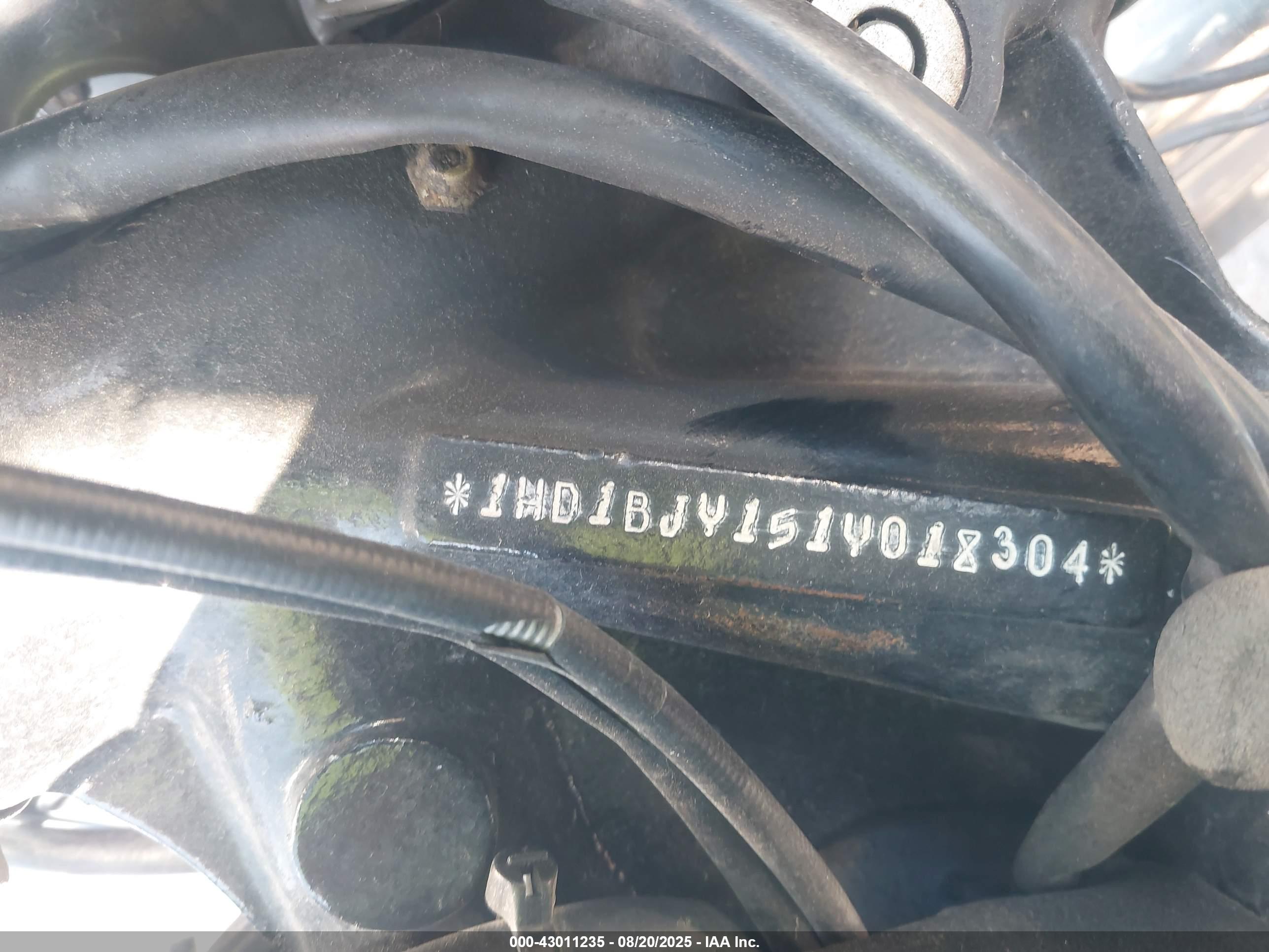 HARLEY-DAVIDSON FLSTC image 10