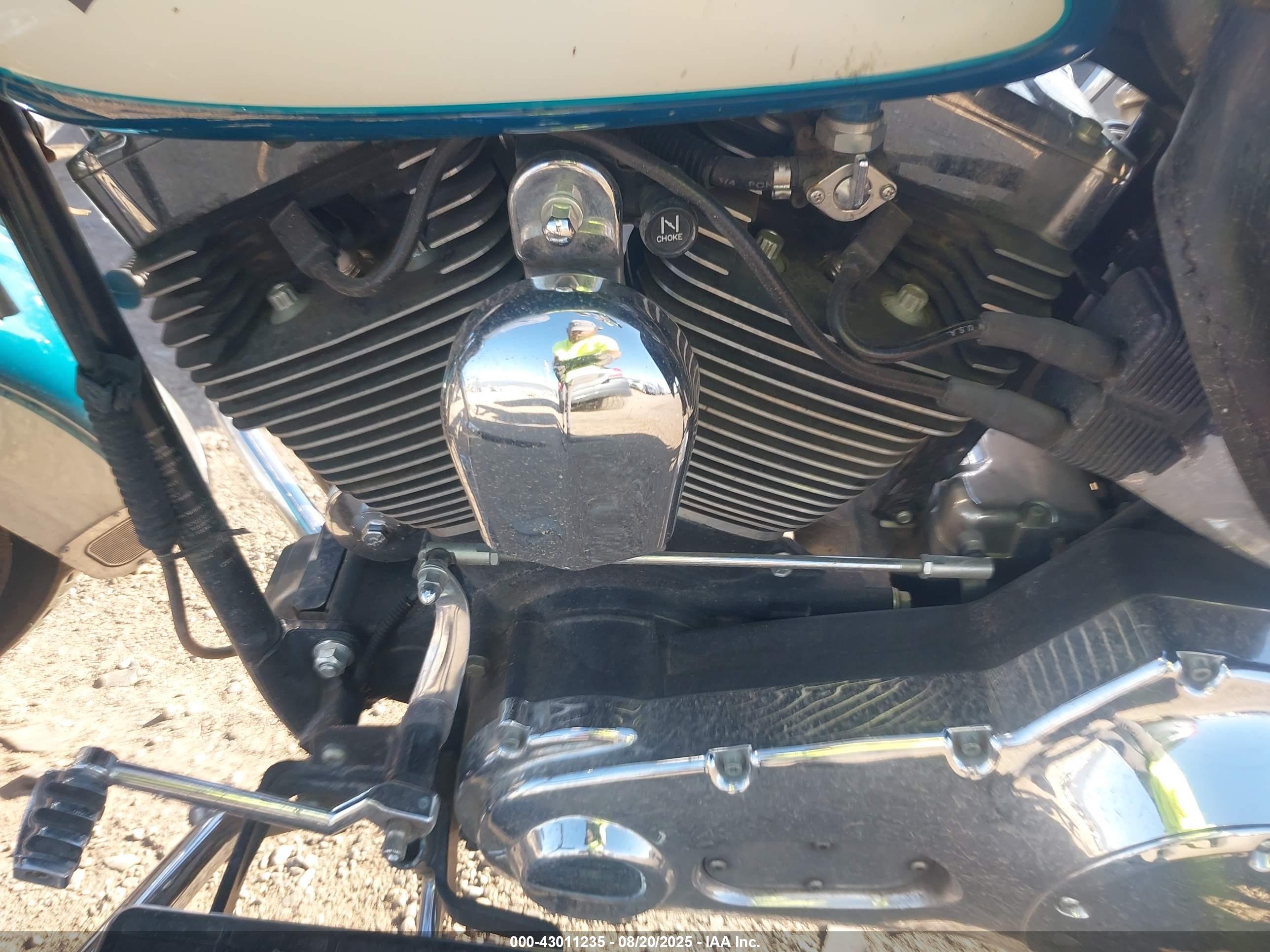 HARLEY-DAVIDSON FLSTC image 9