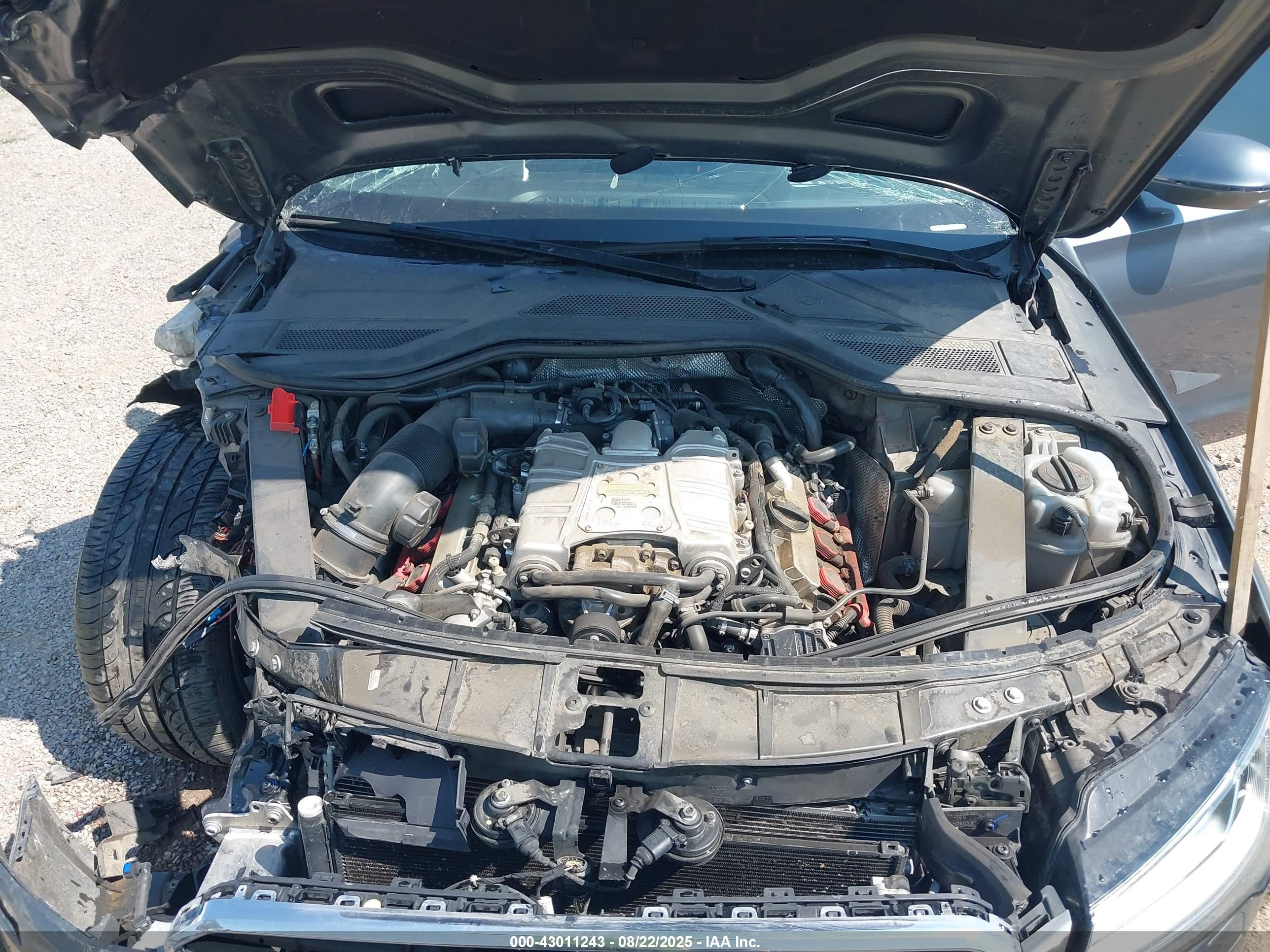 AUDI A8 image 10