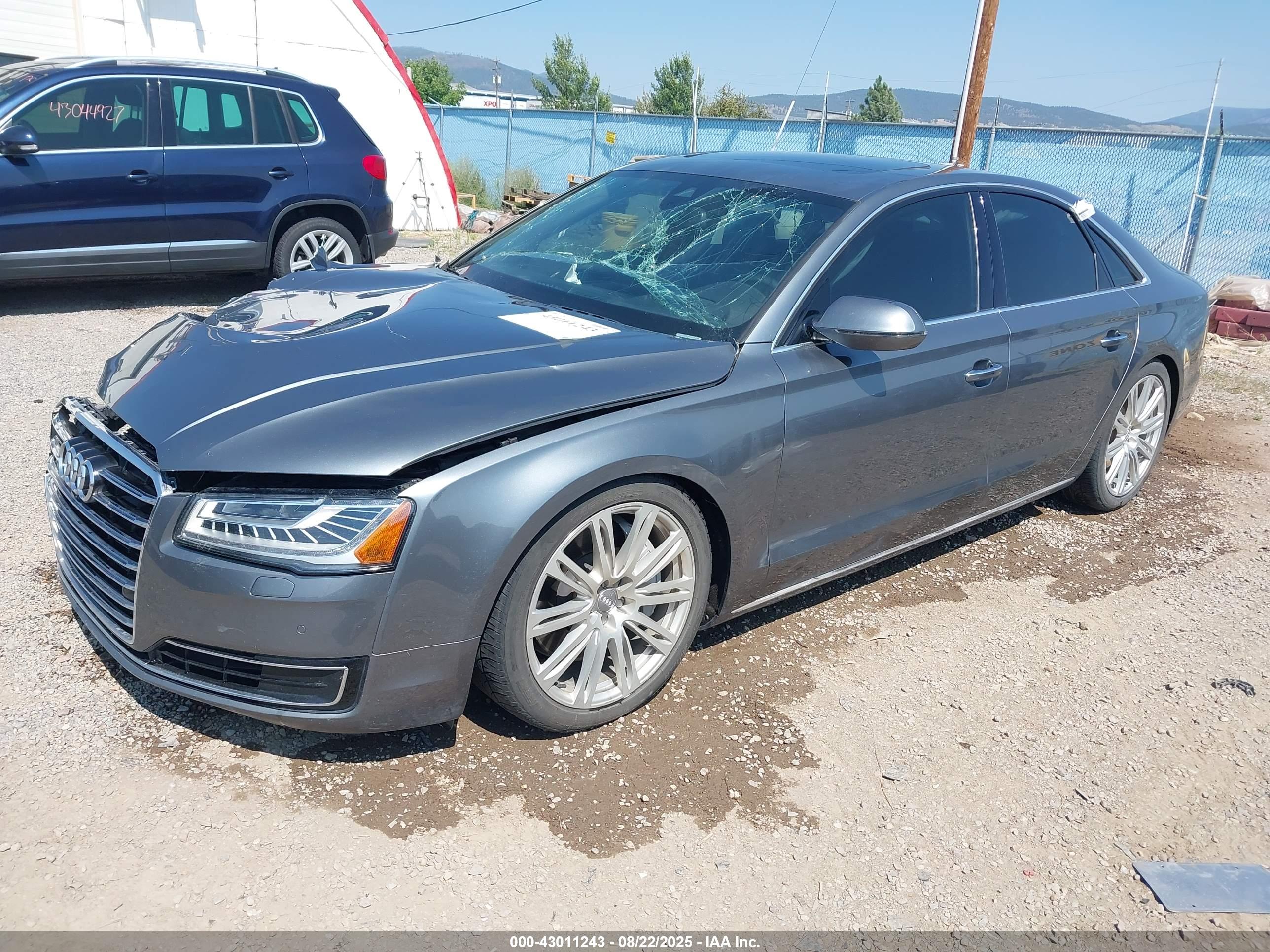 AUDI A8 image 2