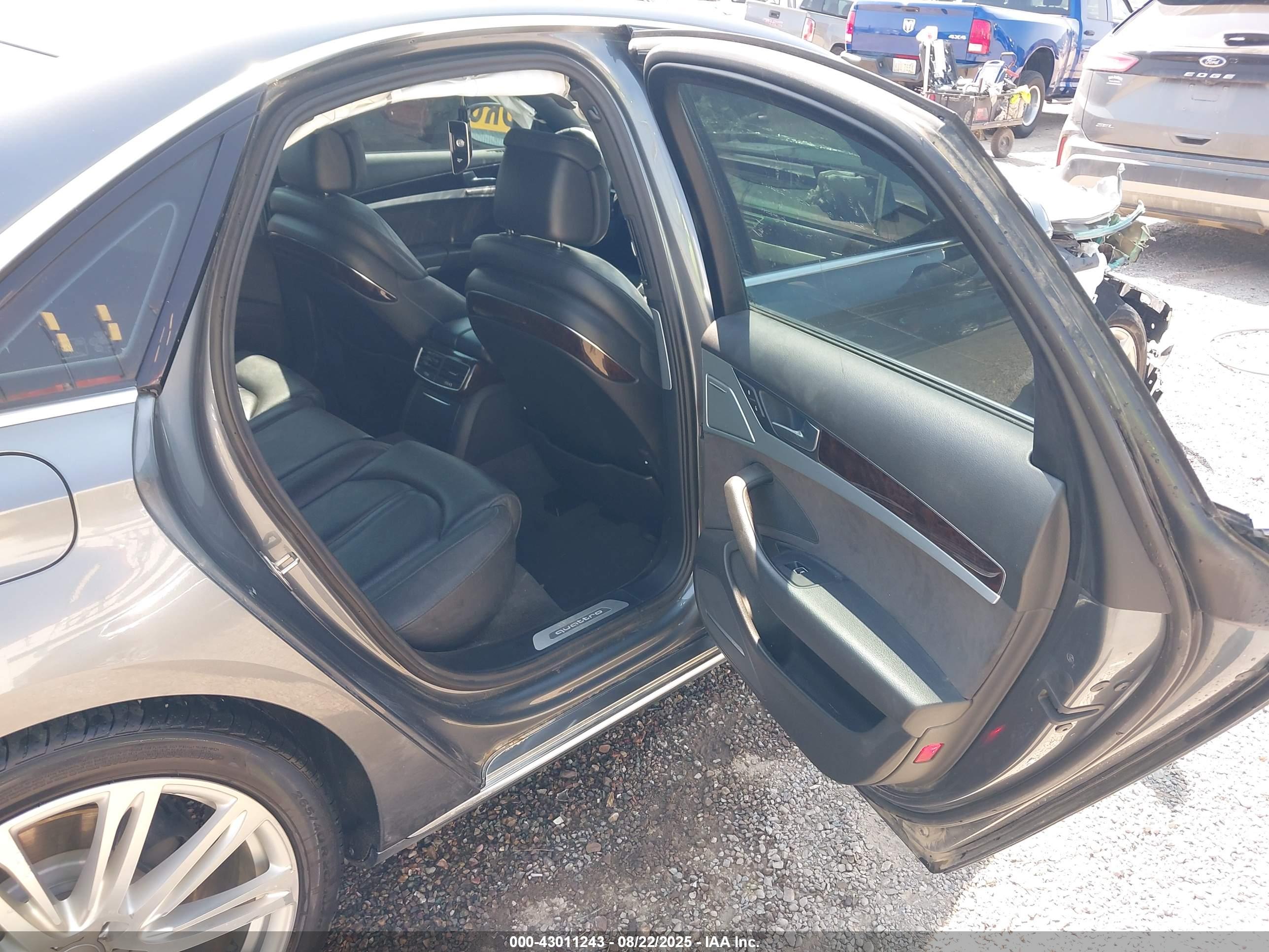 AUDI A8 image 8
