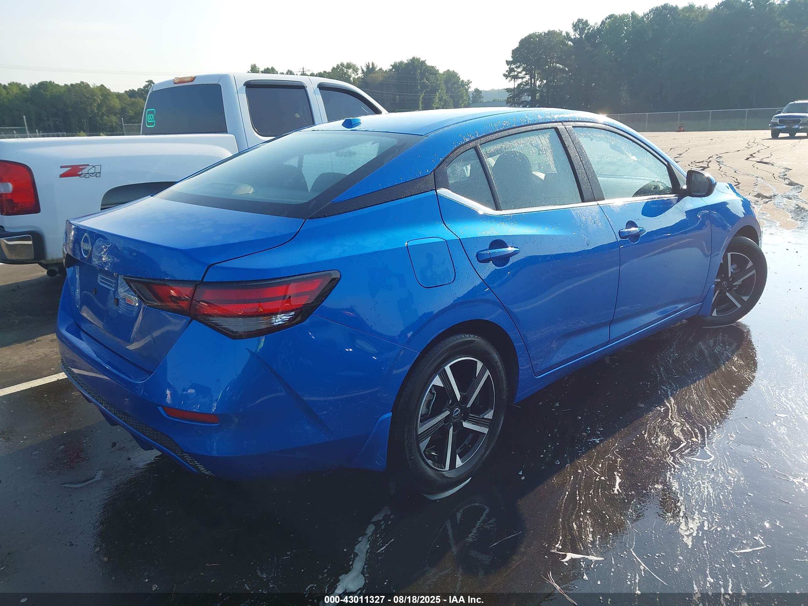 NISSAN SENTRA image 4